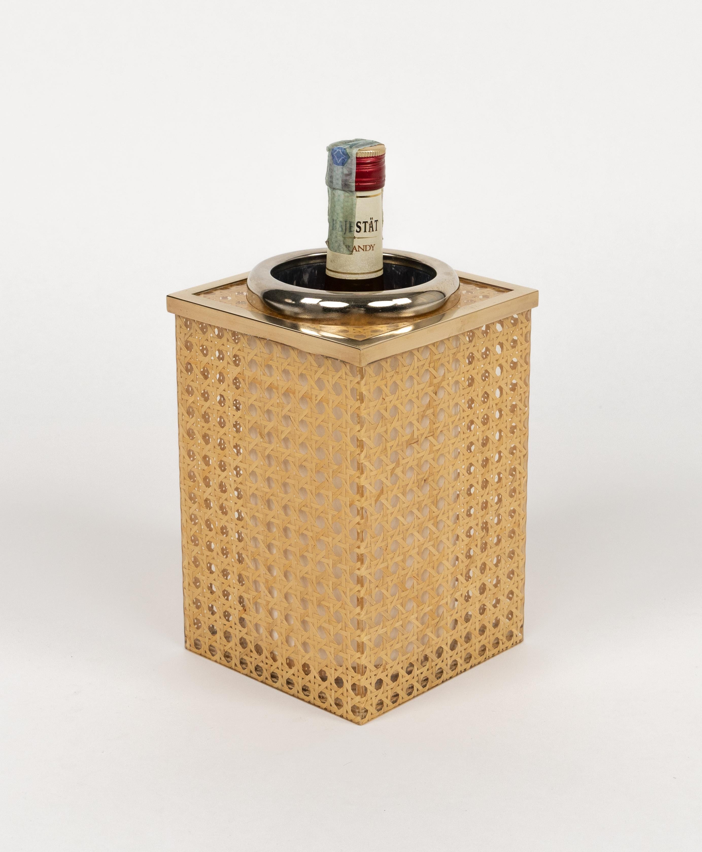 Botellero de Lucita, Mimbre y Latón Estilo Christian Dior, Italia Años 70 Italiano en venta