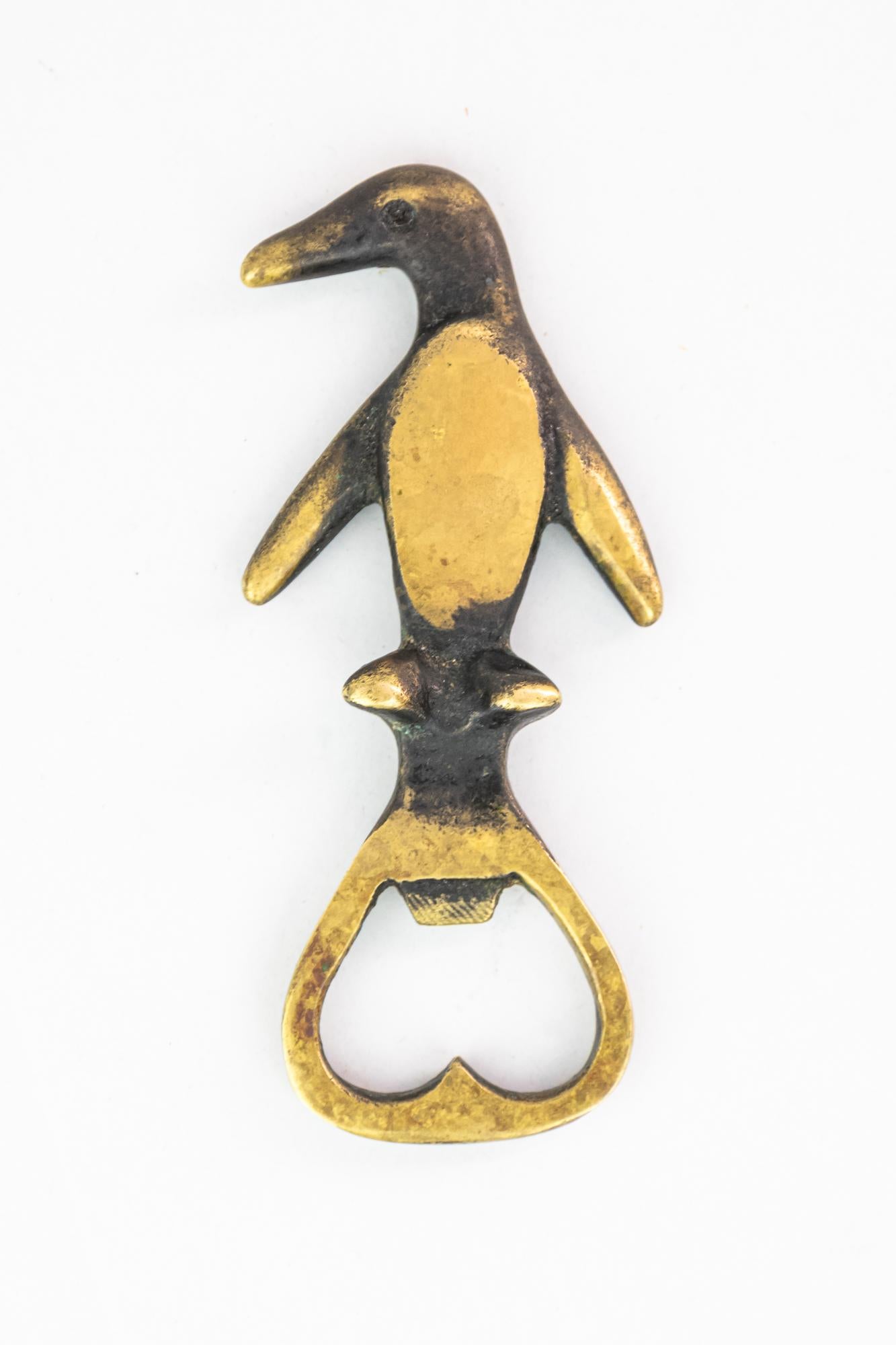 Mid-Century Modern Ouvre-bouteille montre un pingouin par Walter Bosse, vers les années 1950 en vente