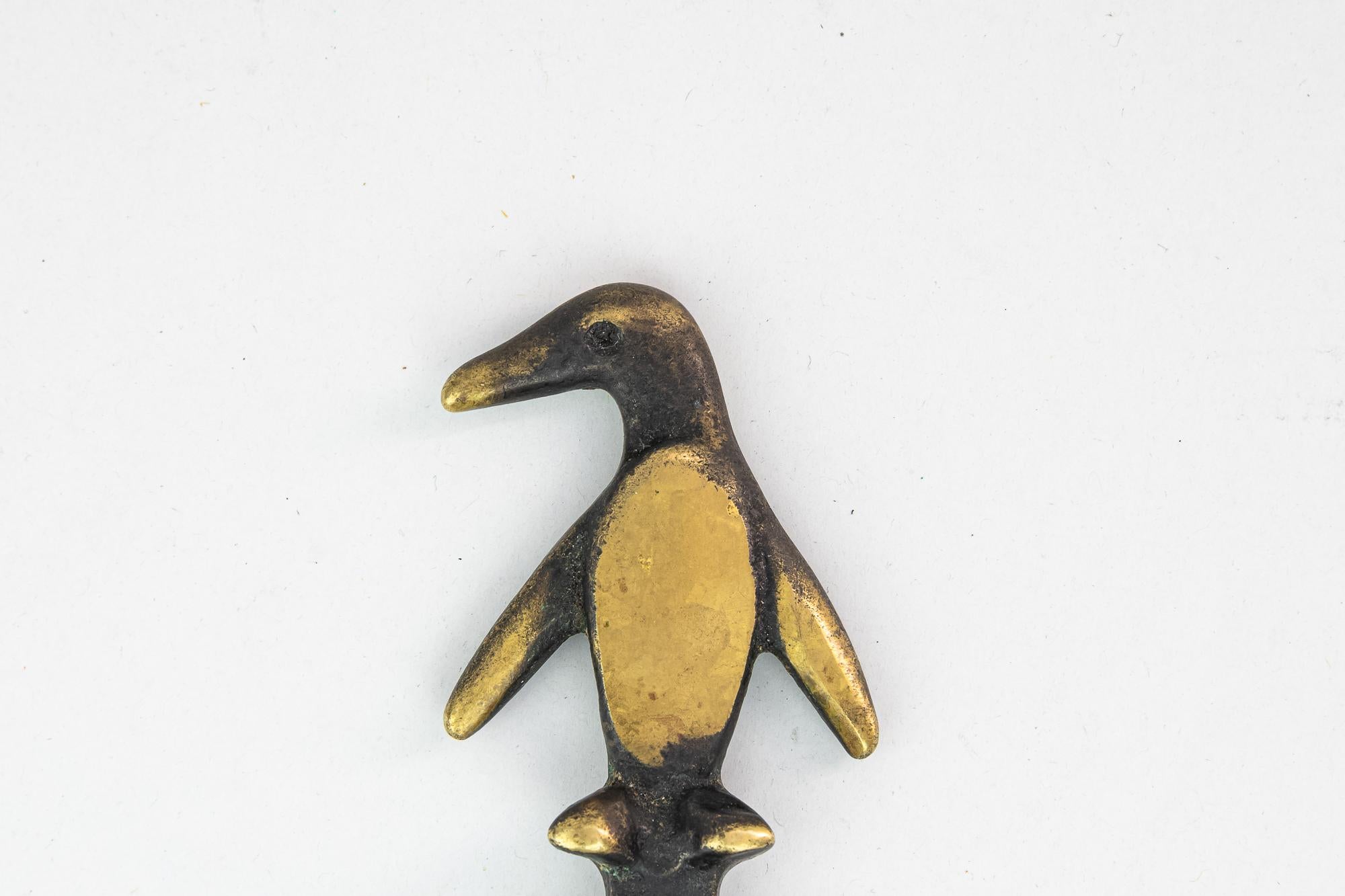Noirci Ouvre-bouteille montre un pingouin par Walter Bosse, vers les années 1950 en vente