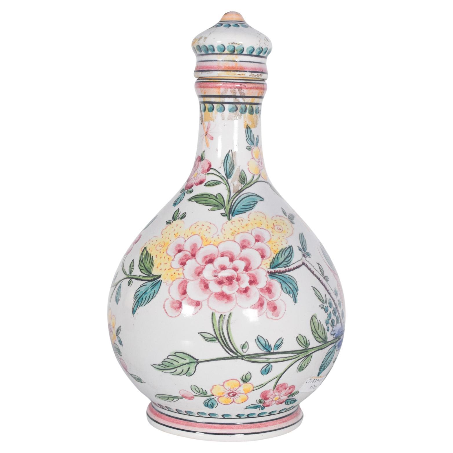 Flasche mit Deckel aus Outeiro-Porzellan im Angebot