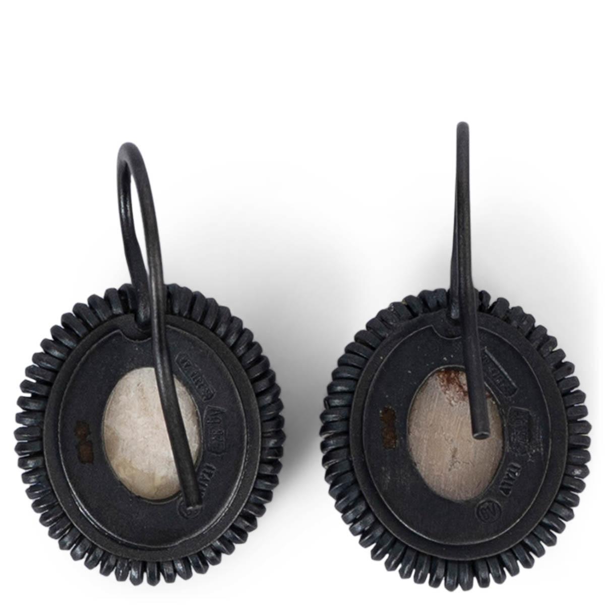 100% authentic Bottega Veneta Cameo drop earrings with oxidized sterling silver bezel. French hook closure. Have been worn and are in excellent condition. 

2011 Spring/Summer

Measurements
Width	0.7cm (0.3in)
Length	2.4cm (0.9in)
Hardware	Oxidized
