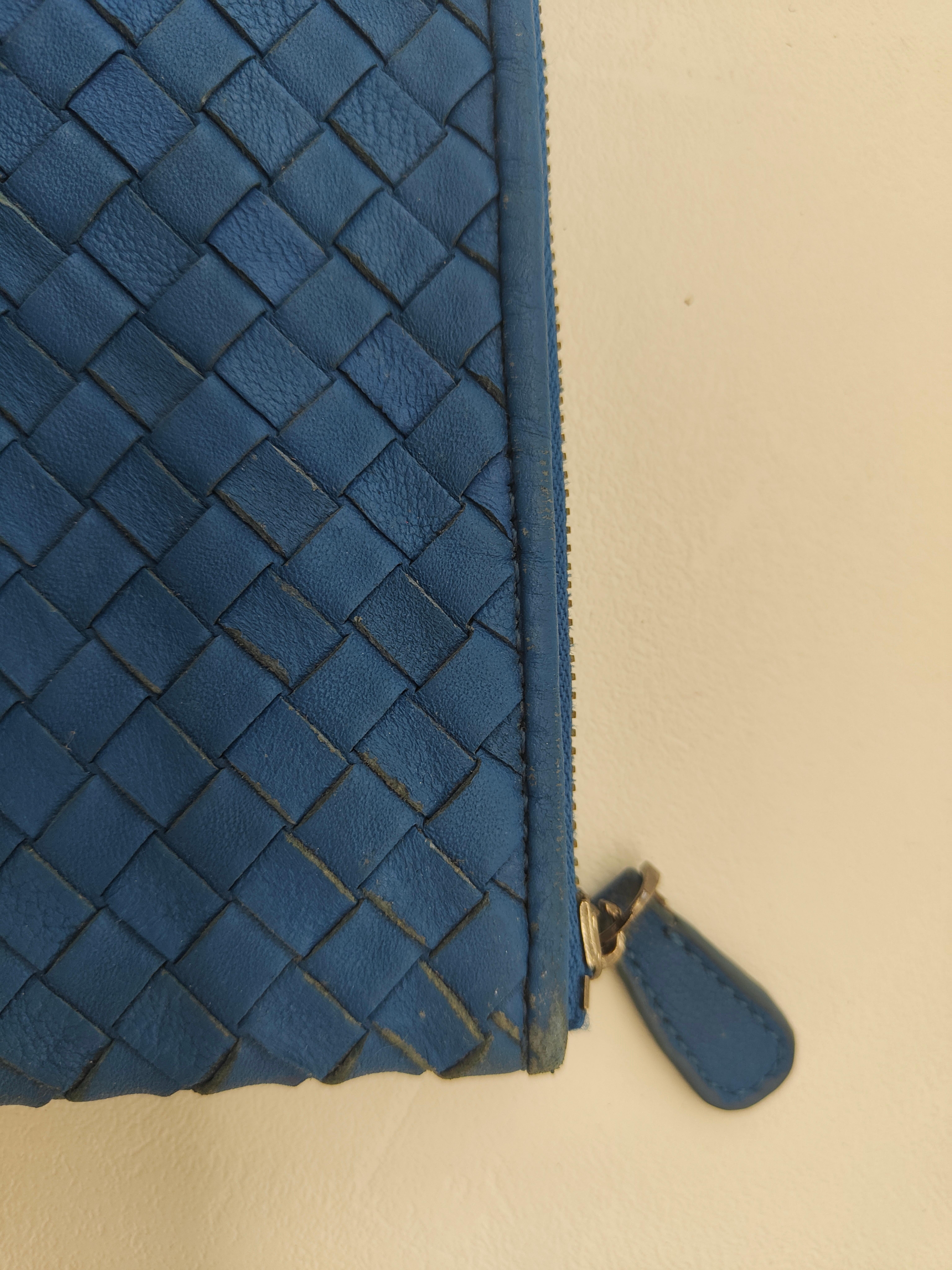 Botttega Veneta blue leather clutch wallet 3