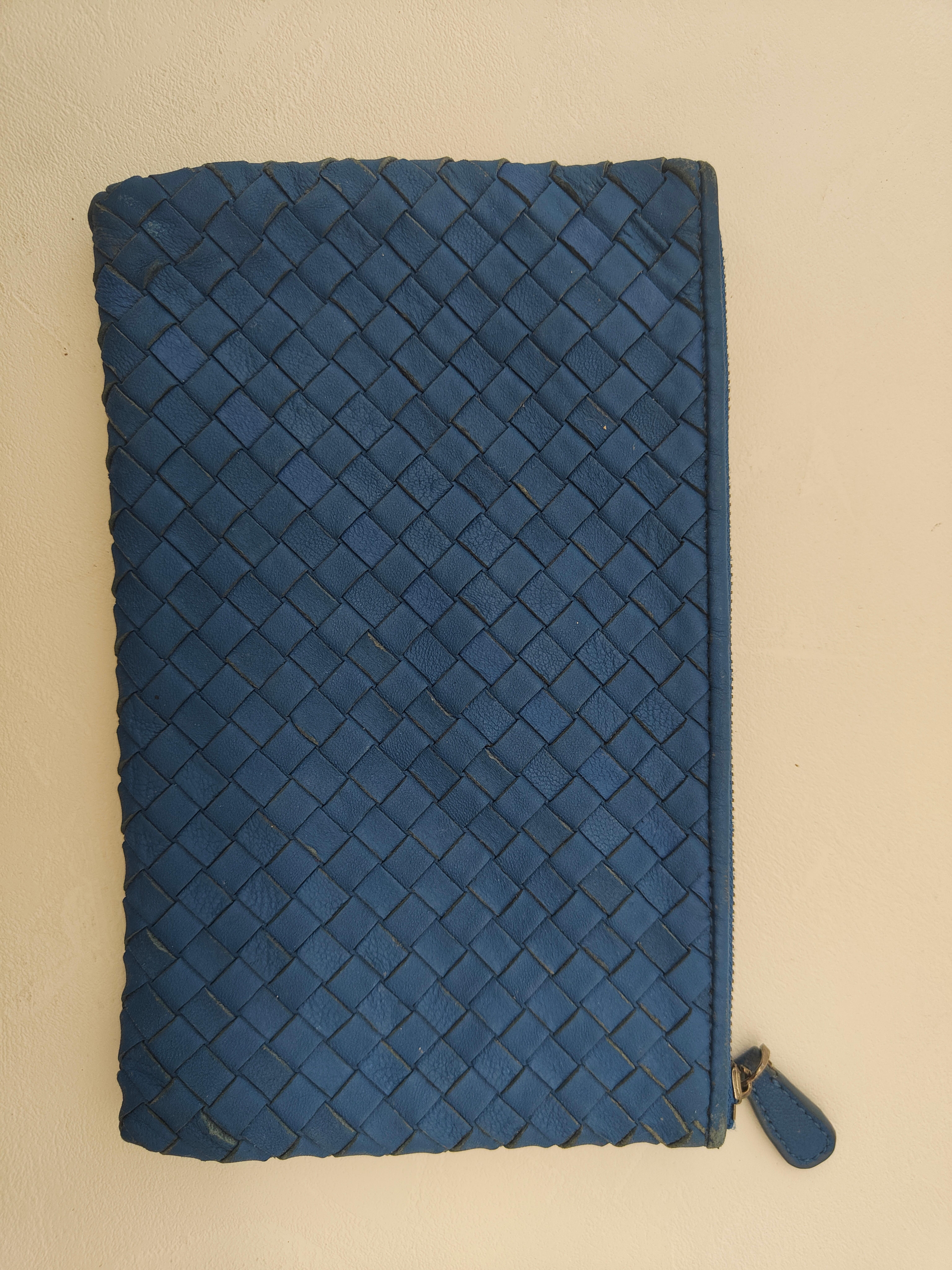 Botttega Veneta blue leather clutch wallet 4