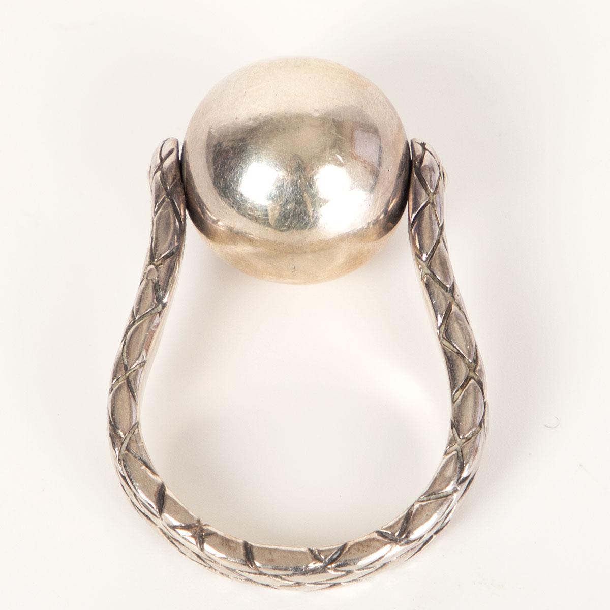 BOTTTEGA VENETA sterling silver INTRECCIATO SPINNING BALL RING 7 In Excellent Condition In Zürich, CH