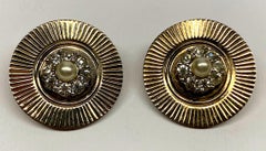 Broche et boucles d'oreilles Boucher des années 1950 en or:: perles et strass