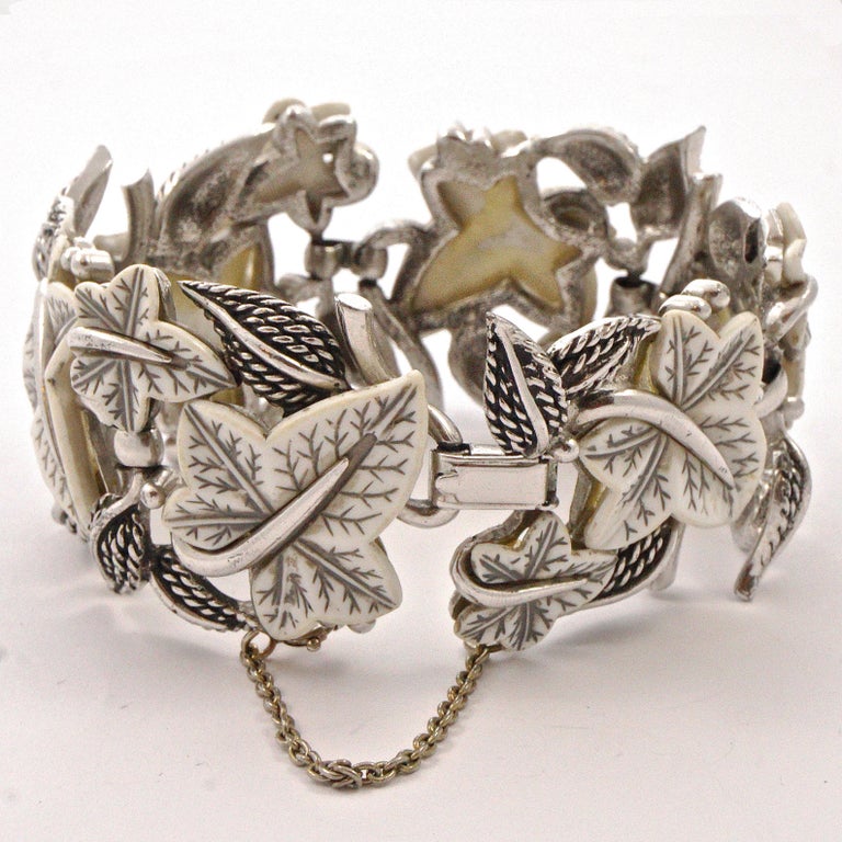 Boucher Silver Plated and White Glass Ivy Leaves Link Bracelet circa 1950s For Sale 6
