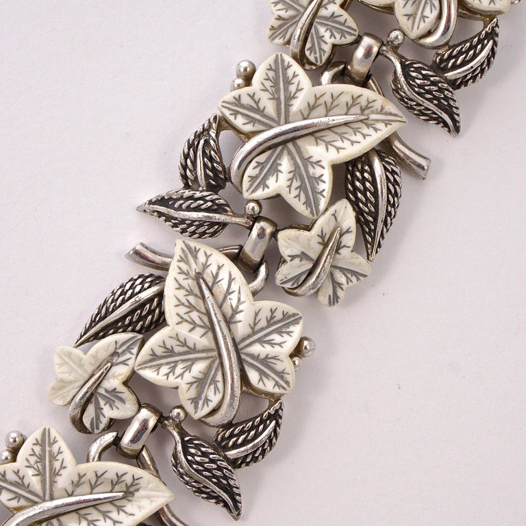 Women's or Men's Boucher Silver Plated and White Glass Ivy Leaves Link Bracelet circa 1950s For Sale