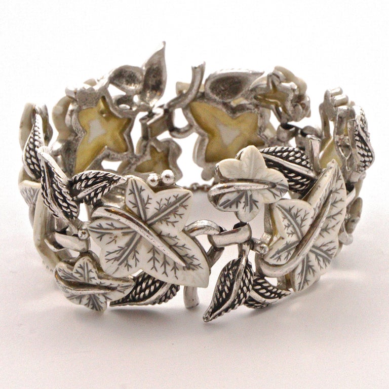 Boucher Silver Plated and White Glass Ivy Leaves Link Bracelet circa 1950s For Sale 5