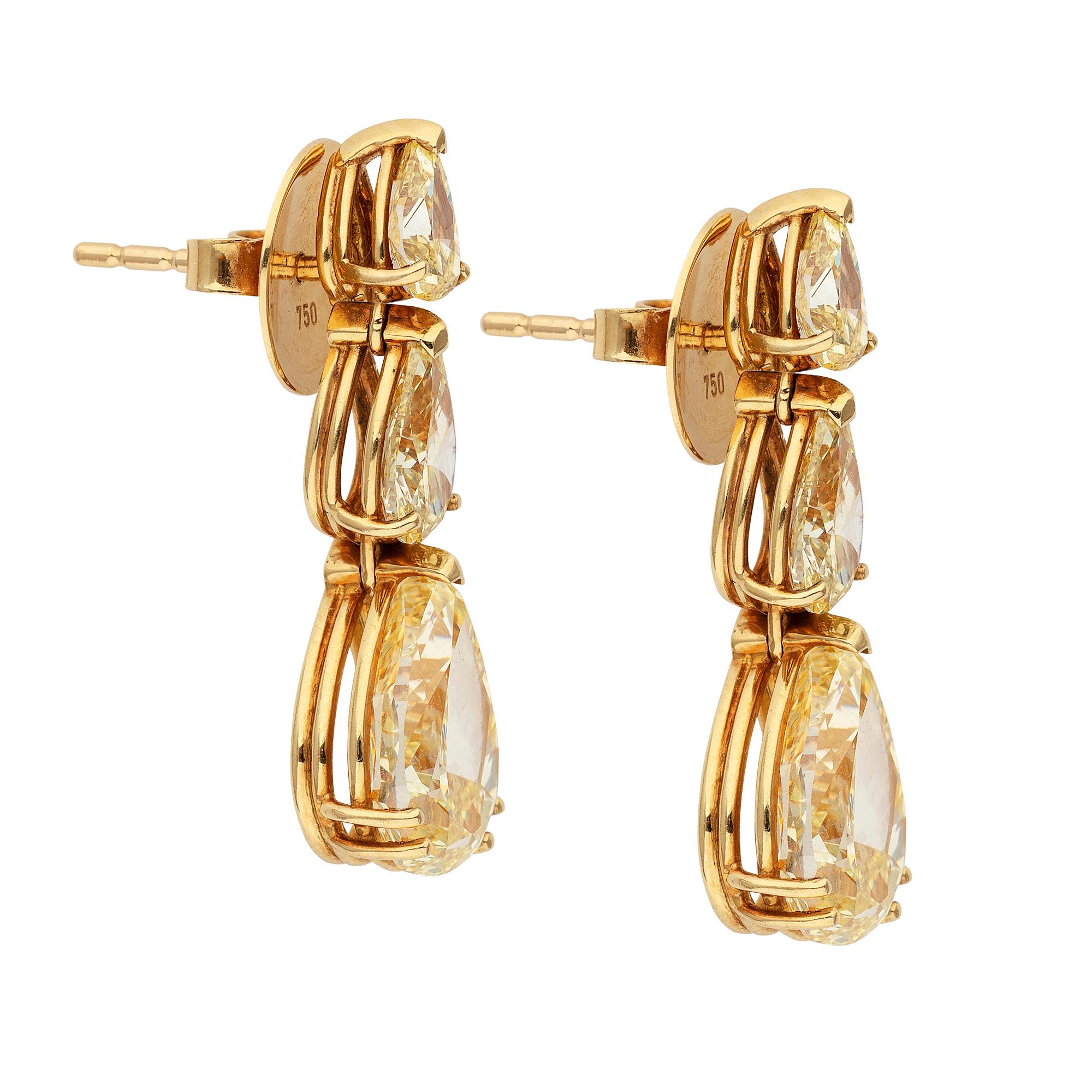 Pear Cut Boucherer Yellow diamond earrings For Sale