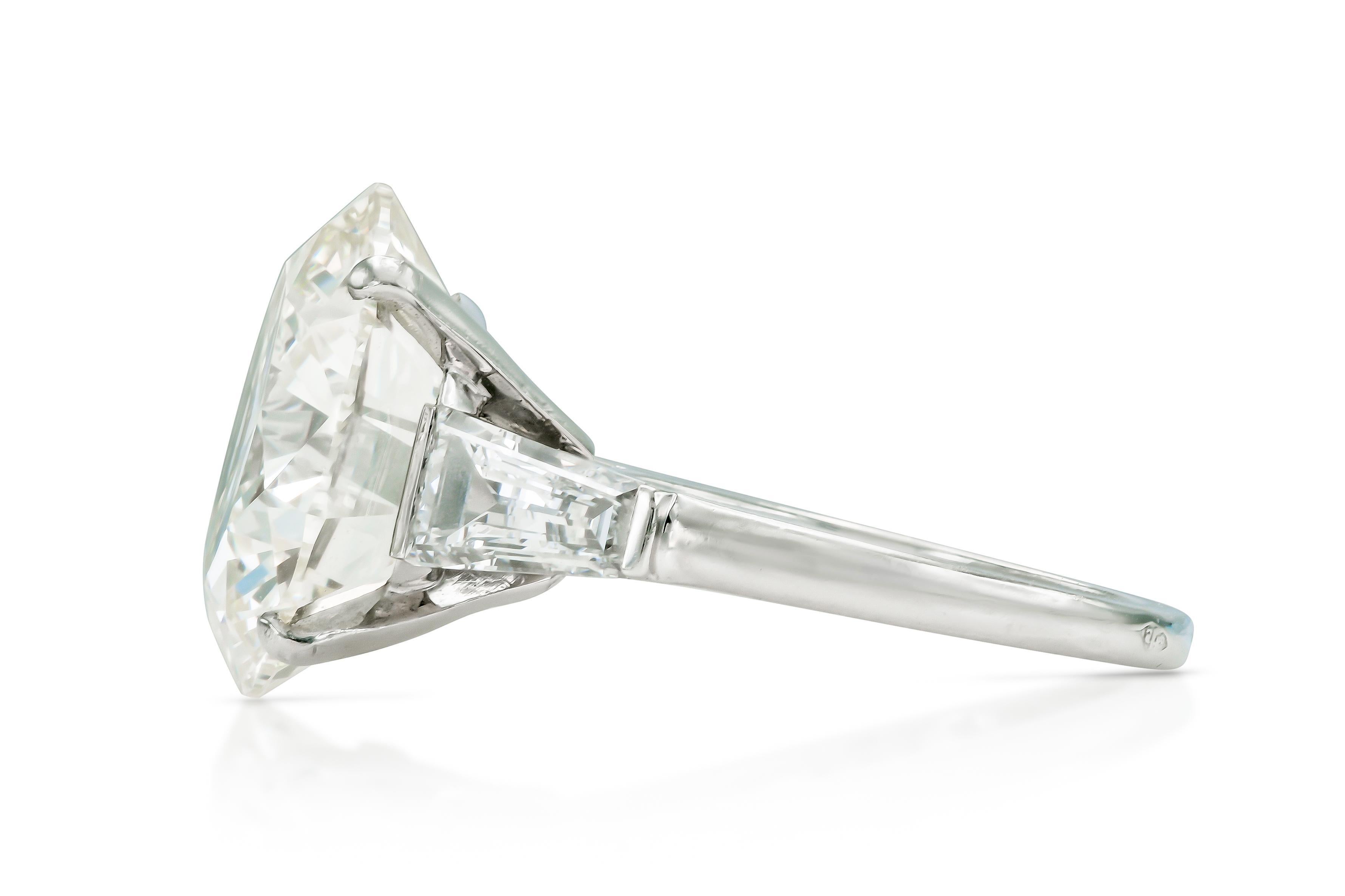 Boucheron 13.48 Carat Round Brilliant Cut Diamond Engagement Ring In Good Condition For Sale In New York, NY
