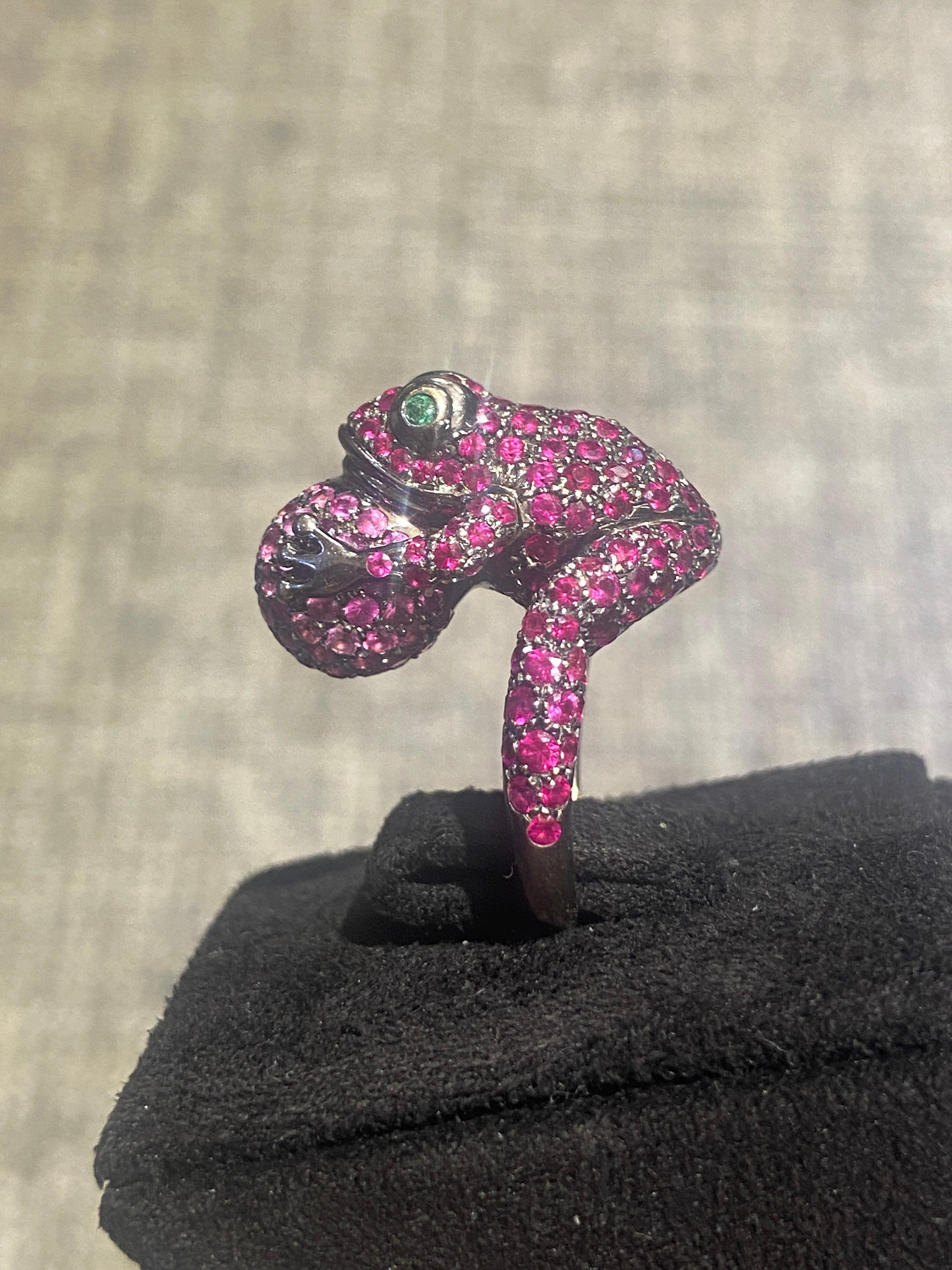 Round Cut Boucheron 18 carat gold ruby and pink sapphire frog cocktail ring For Sale