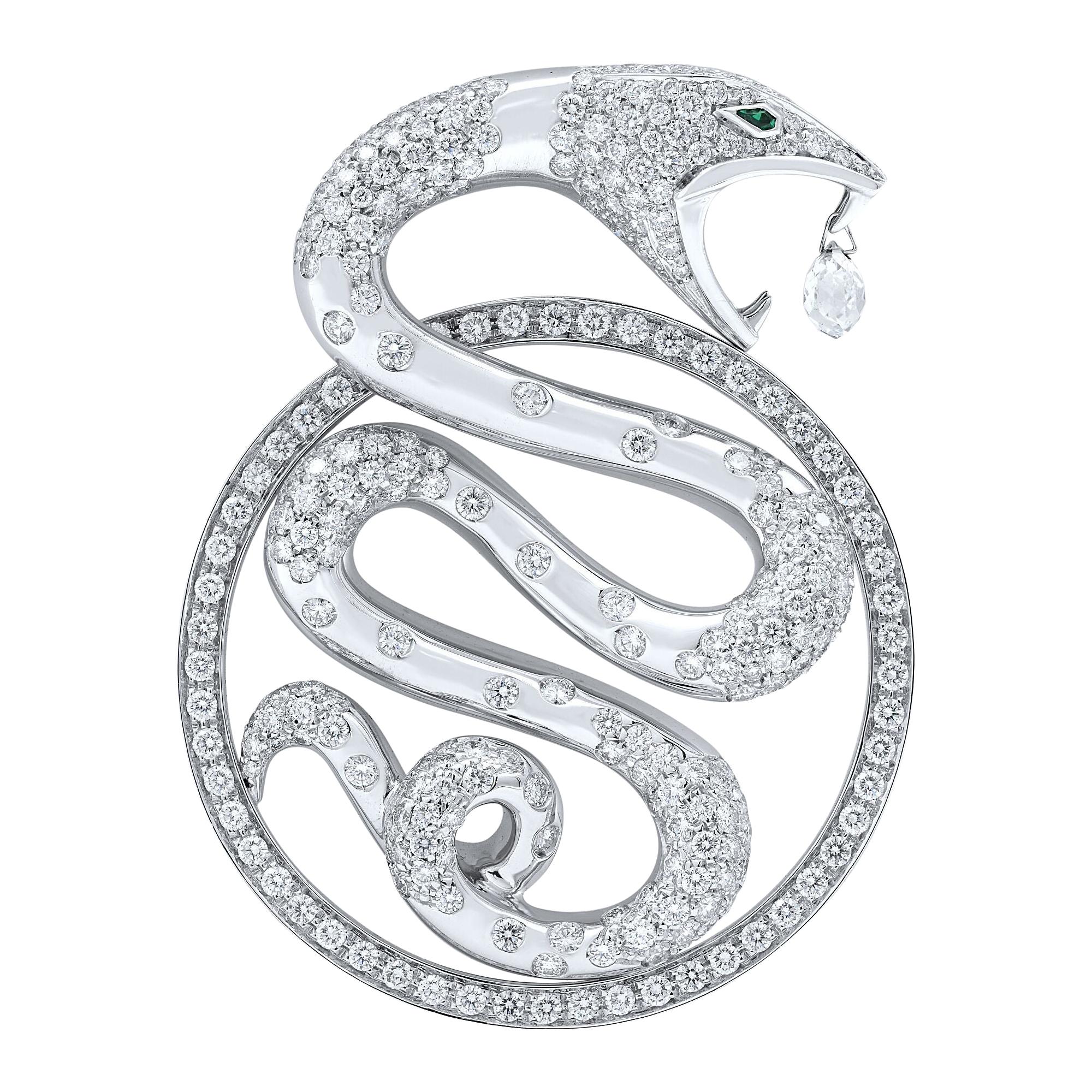 Boucheron 18 Karat White Gold Diamond Emerald Trouble Snake Pendant 6.10 Carat