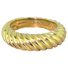 Boucheron 18 Karat Yellow Gold Grooved Ring
