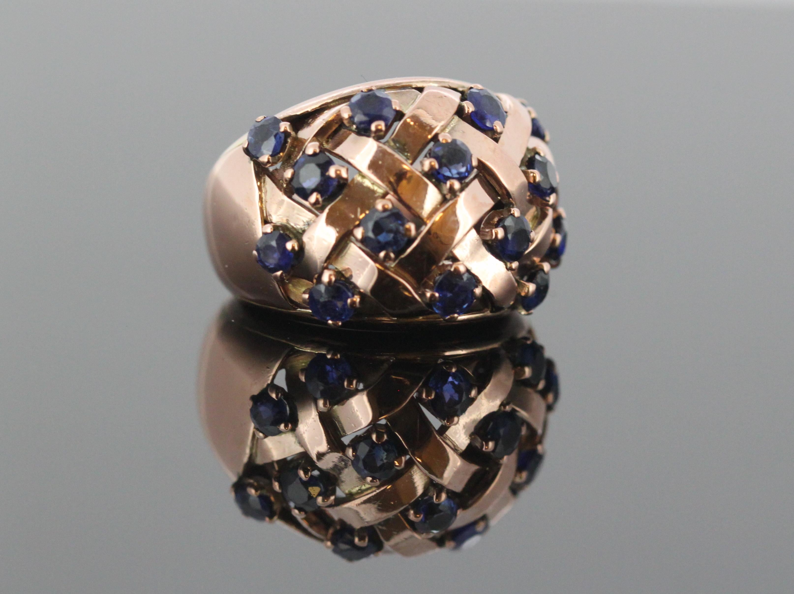 Boucheron, 18 Karat Rose Gold Ladies Ring with Blue Sapphires, 1970s 2