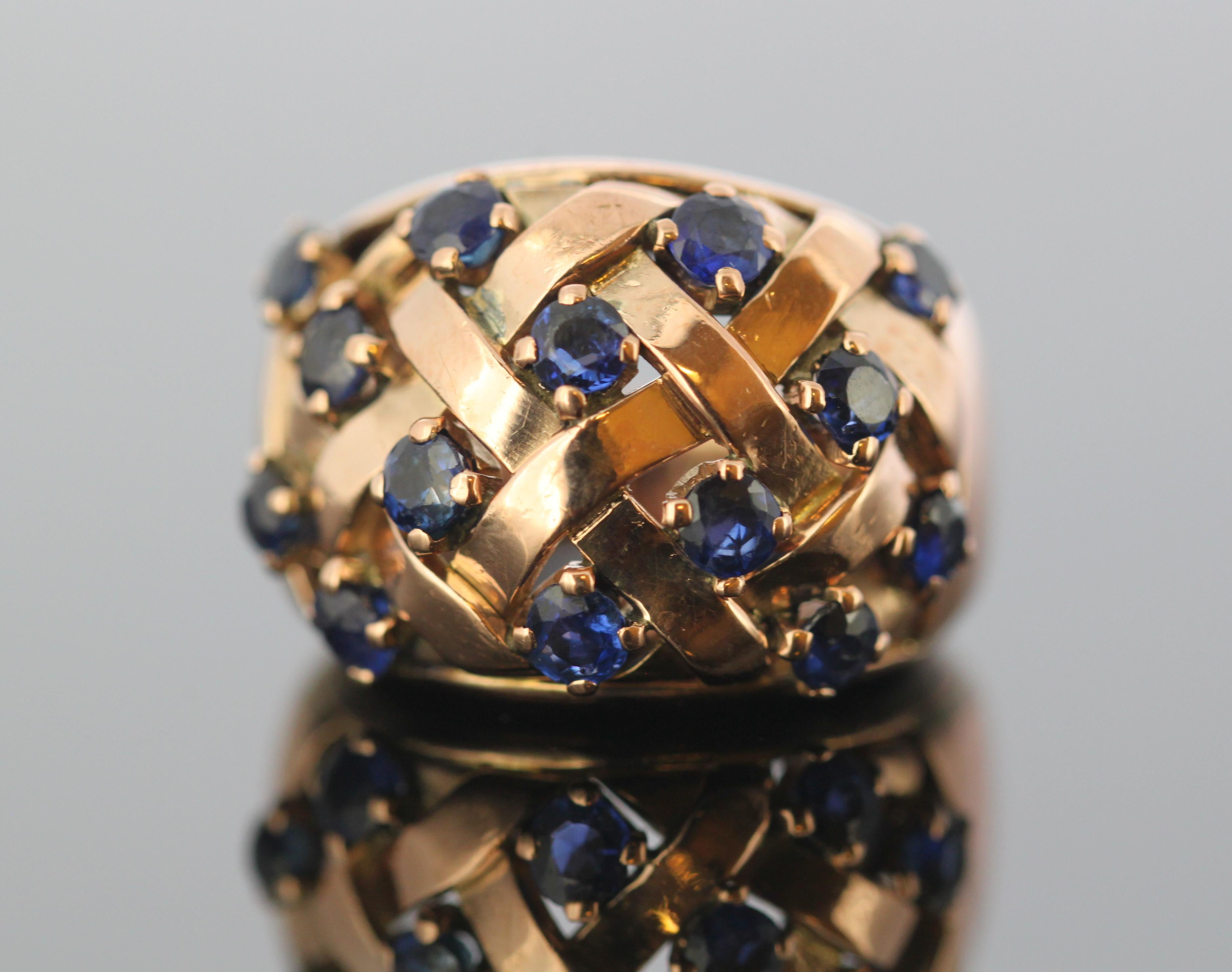 Boucheron, 18 Karat Rose Gold Ladies Ring with Blue Sapphires, 1970s 3