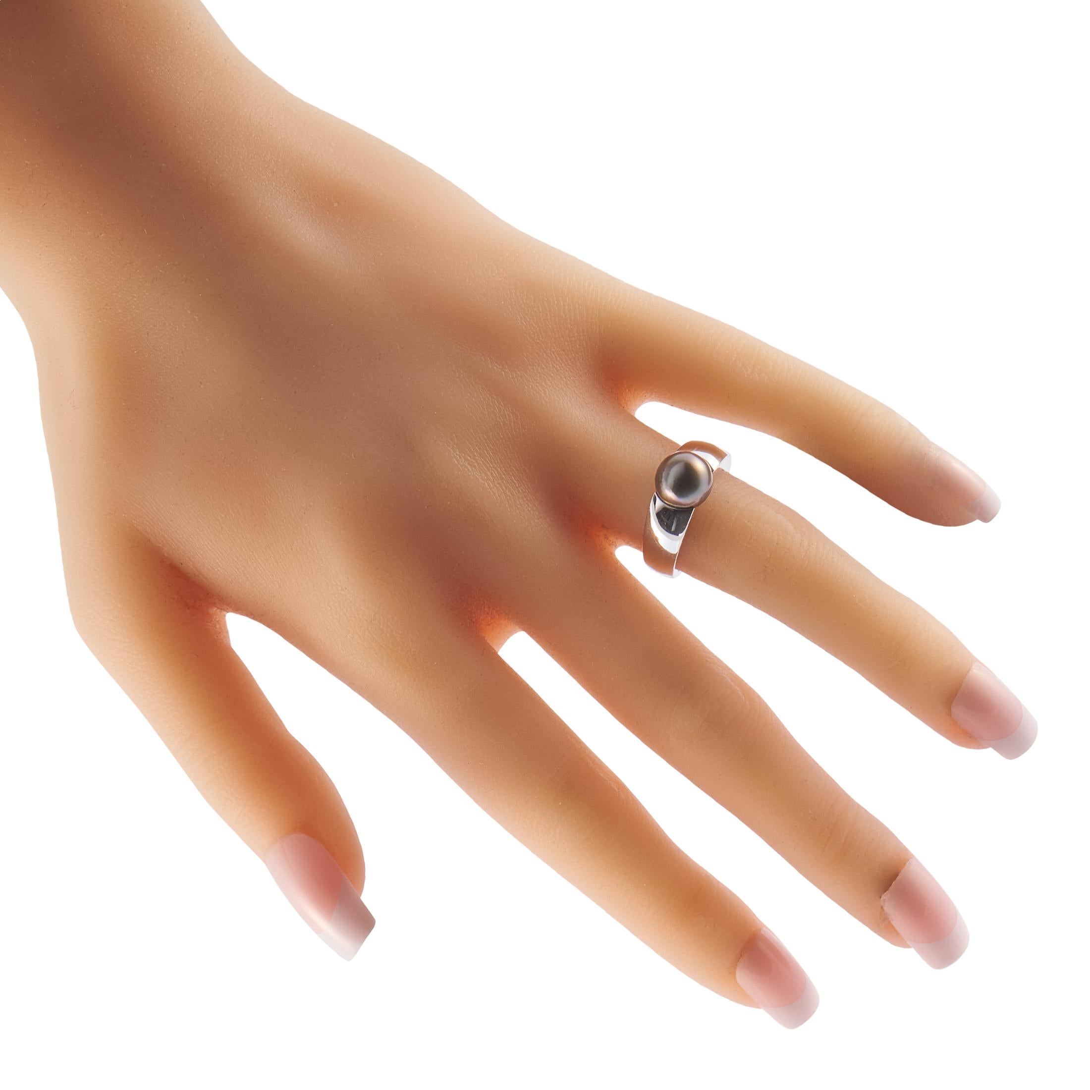 Round Cut Boucheron 18K White Gold Pearl Ring