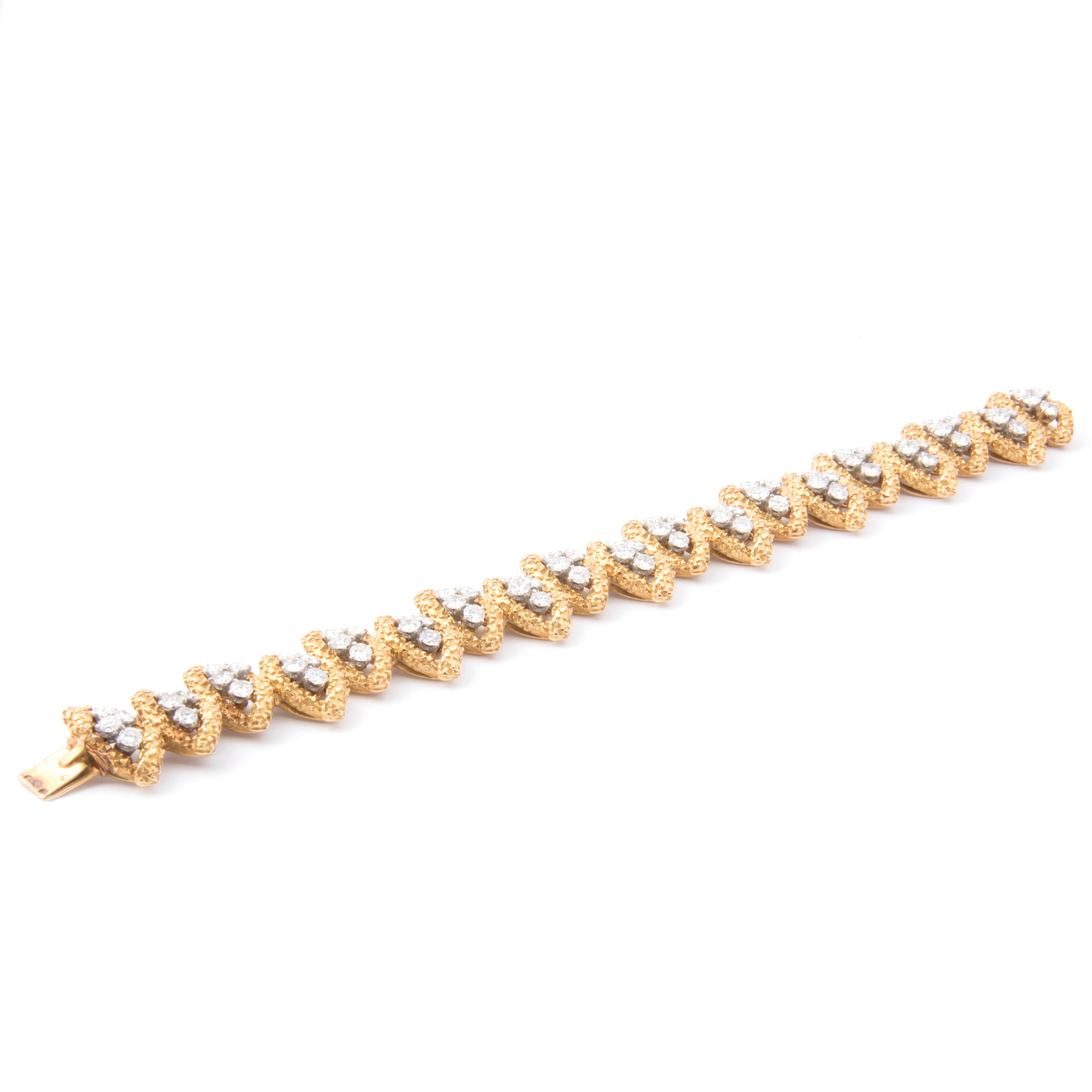 Boucheron 18k Yellow Gold and Diamond Bracelet In Good Condition For Sale In London, GB