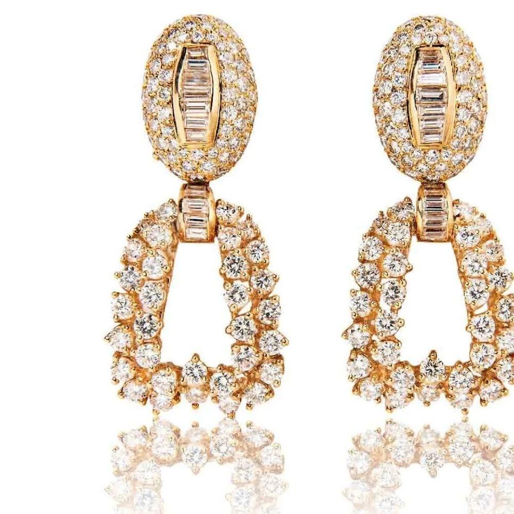 Boucheron 18K Yellow Gold and Diamond Day and Night Earrings In Excellent Condition For Sale In Weston, MA