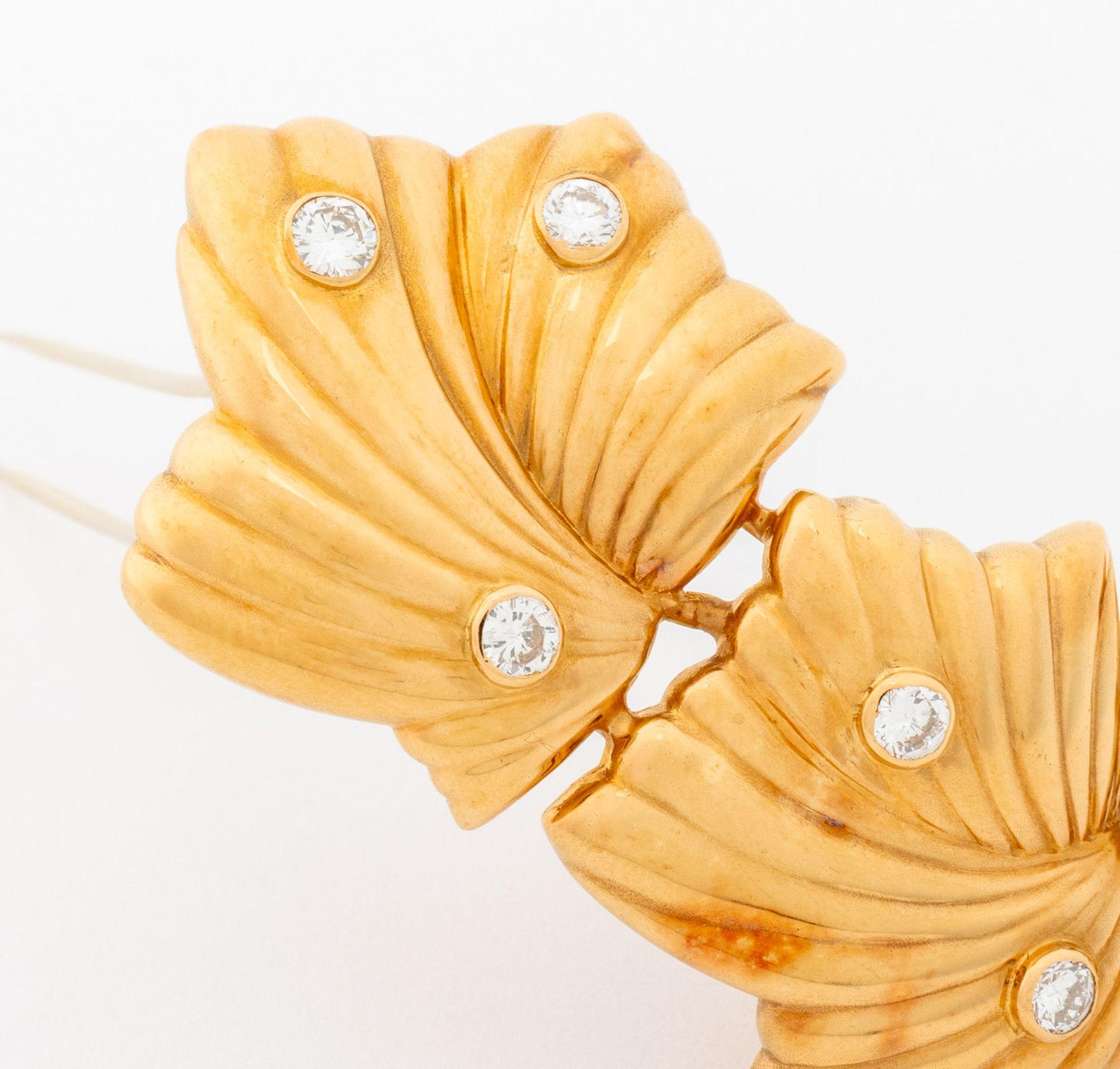 Taille ronde Boucheron Broche en or jaune 18K avec diamants en vente