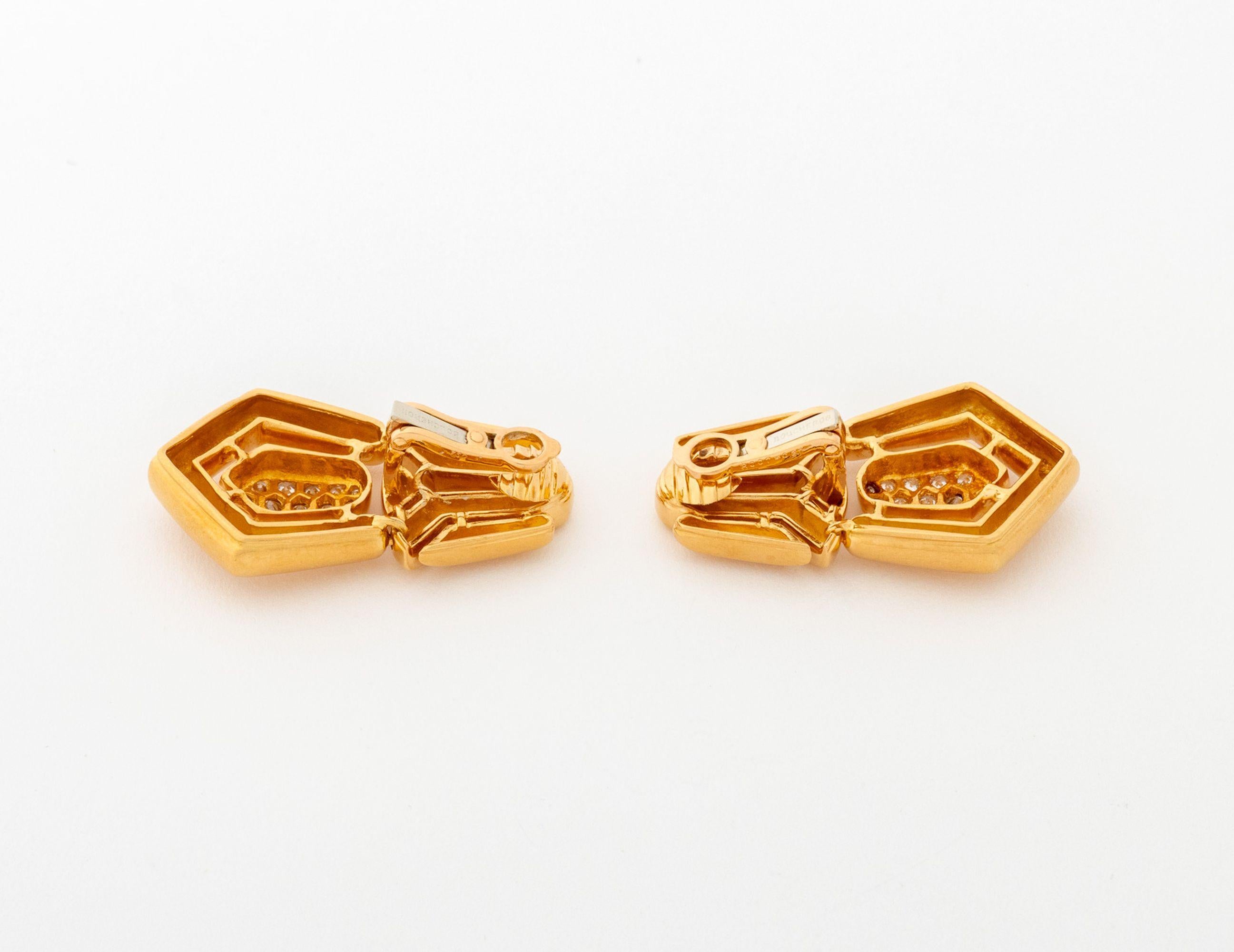 Taglio rotondo Orecchini a goccia con diamanti in oro giallo 18 carati Boucheron in vendita