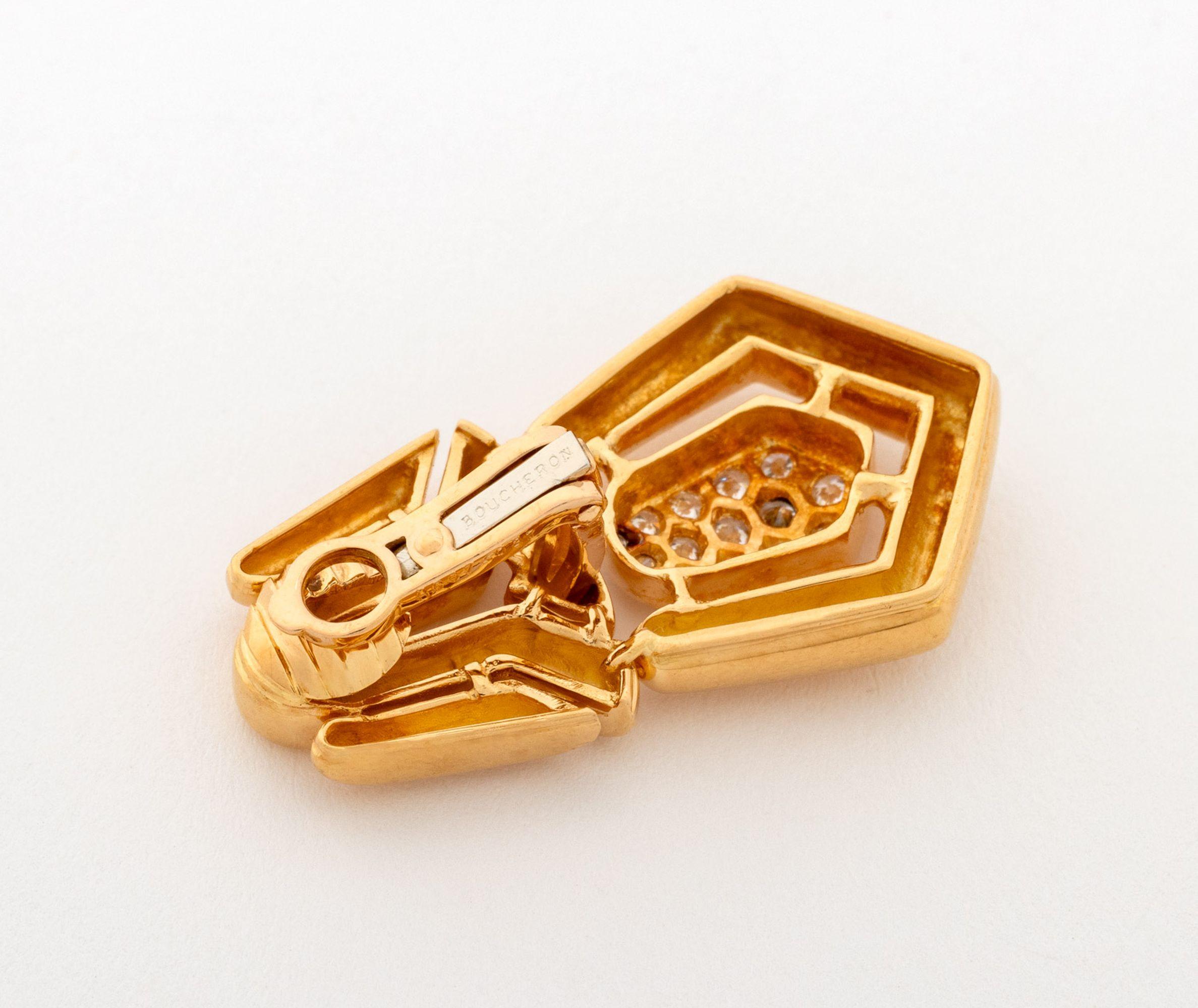 Orecchini a goccia con diamanti in oro giallo 18 carati Boucheron In condizioni buone in vendita a Queens, NY