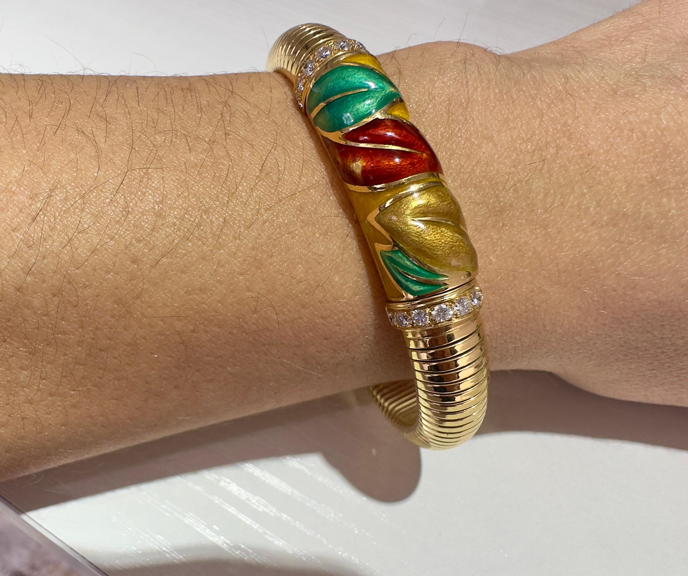 Boucheron, manchette vintage en or jaune 18 carats, émail et diamants en vente 2