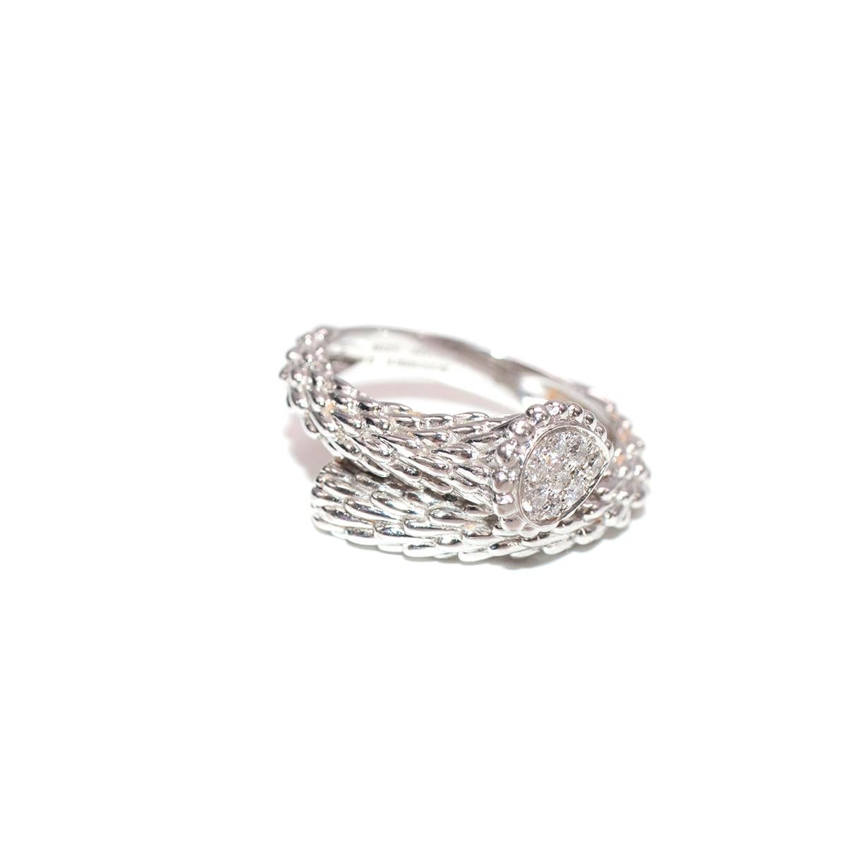 Boucheron 18kt White Gold Serpent Bohème Ring S Motif 

Boucheron Serpent Boheme ring, sophisticated and glamours meets minimal and elegant with this white gold coil design with additional 8 diamonds in the crown.

8 round diamonds, 0.33 carats
18K