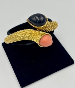 Boucheron 1960s 18k gold, onyx and coral bangle. Made in France