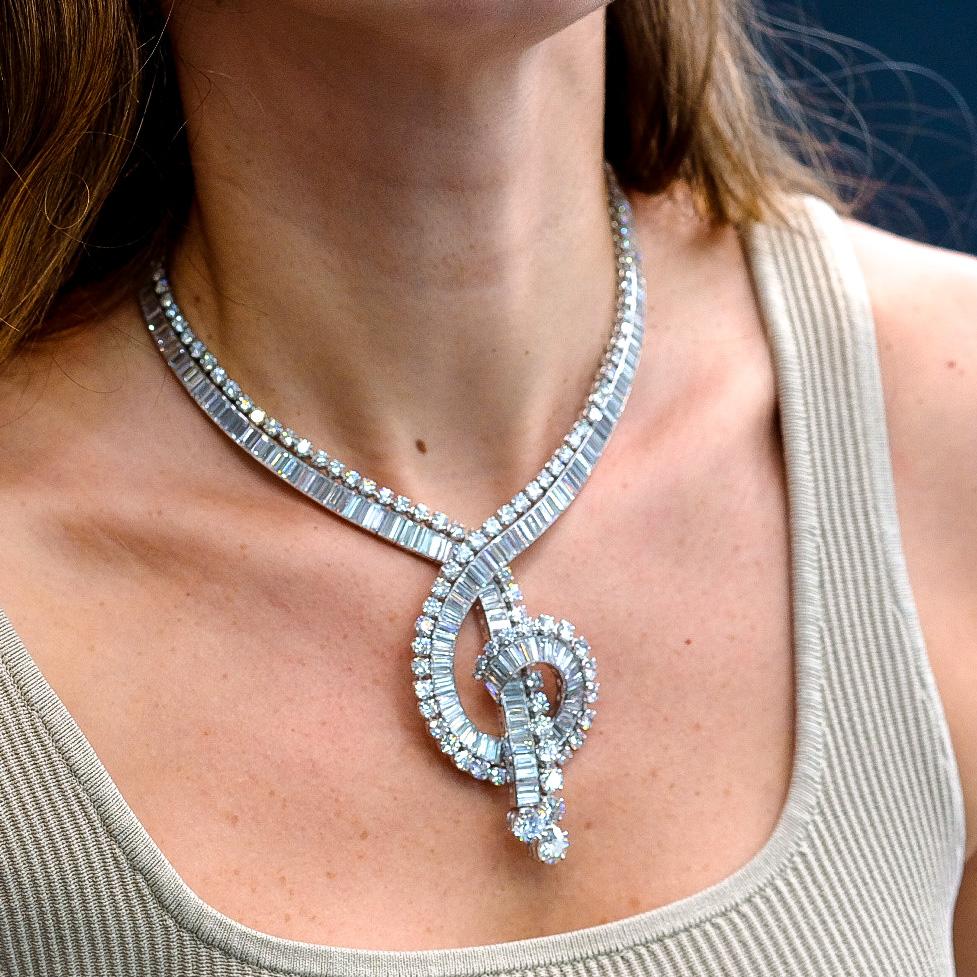 Collana Boucheron 1960 in platino da 111 carati con magnifiche note musicali in vendita 1