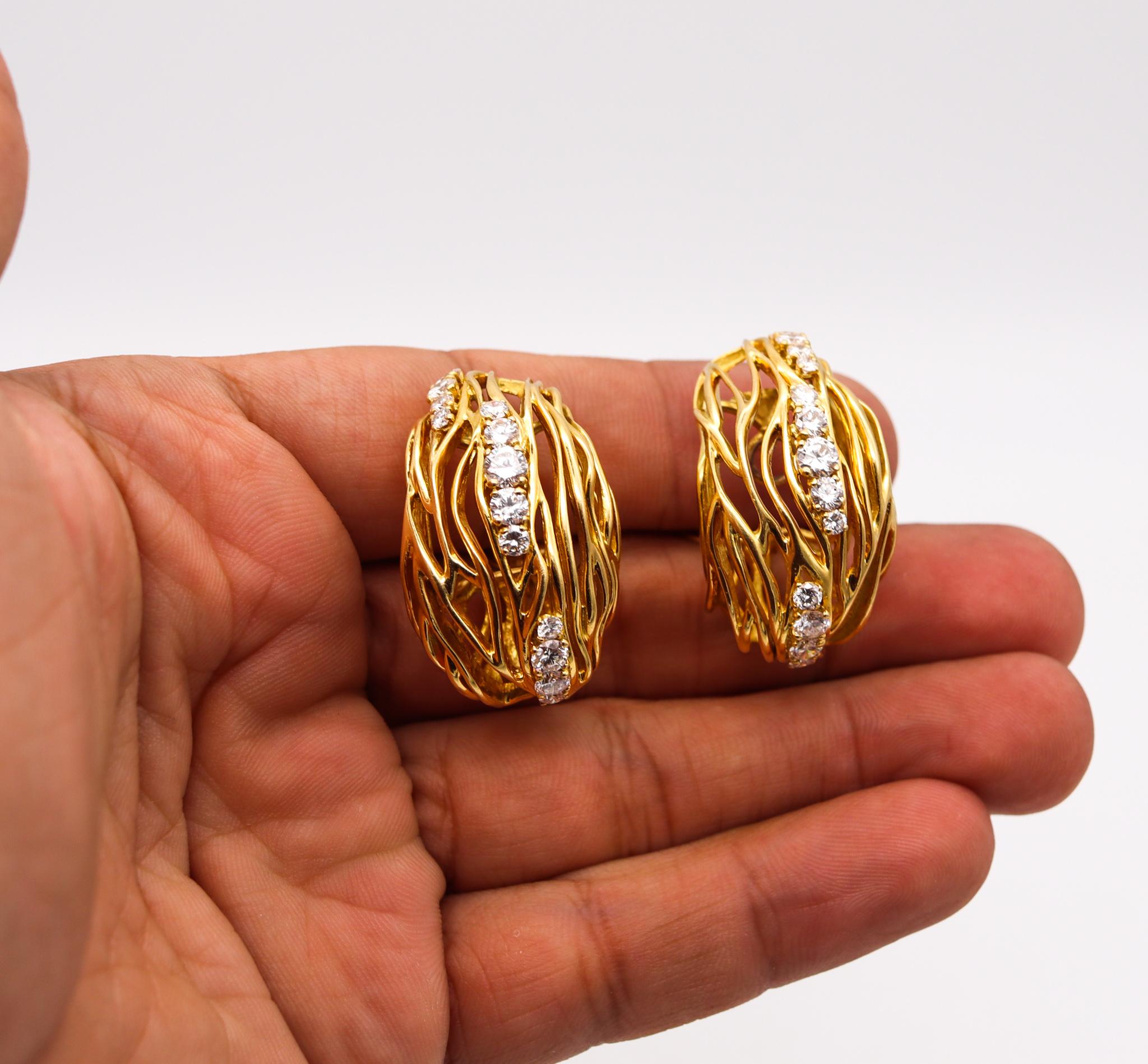 Boucheron 1970 Paris Andre Vassort Hoop Earrings 18Kt Gold with 3.26 Ct Diamonds In Excellent Condition In Miami, FL