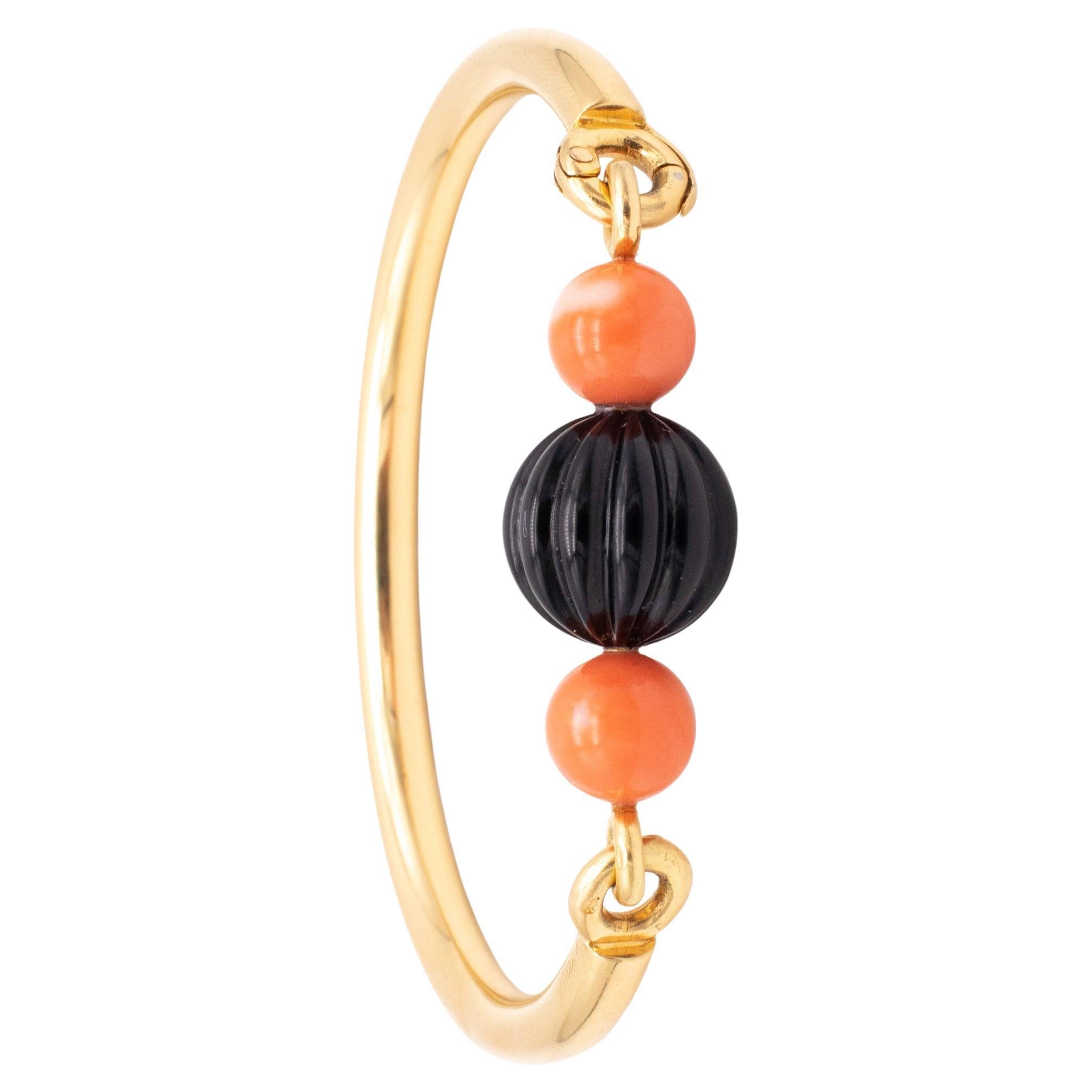 Boucheron 1970 Paris Colorful Bracelet in 18Kt Yellow Gold with Coral and Onyx