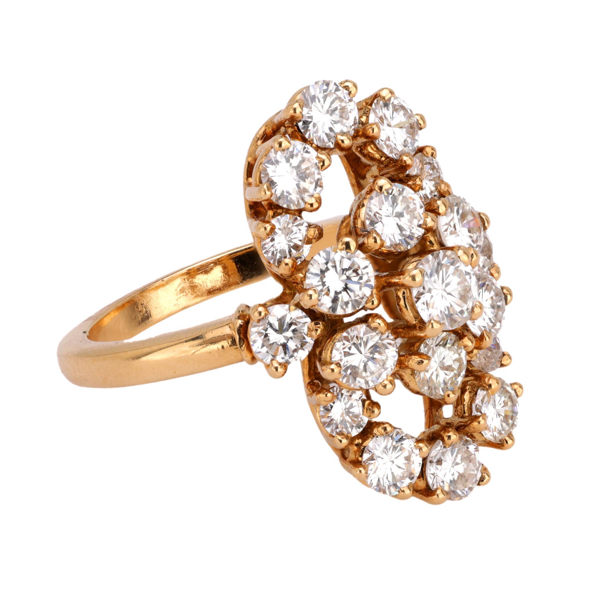 Modern Boucheron 2.10 carat total weight diamond 18k yellow gold ring