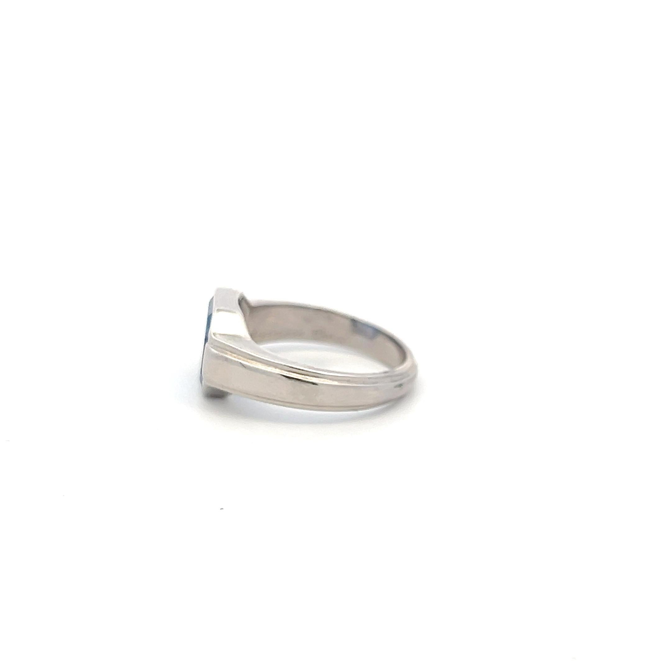 Boucheron 9.5-7.8MM HEXA Sapphire 18 Karat White Gold Gems Stone Ring In Good Condition For Sale In New York, NY
