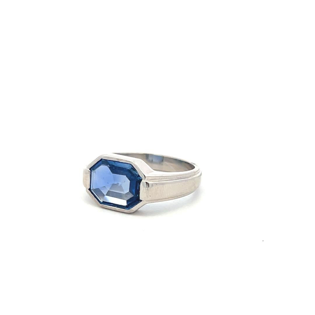 Boucheron 9.5-7.8MM HEXA Sapphire 18 Karat White Gold Gems Stone Ring For Sale 1