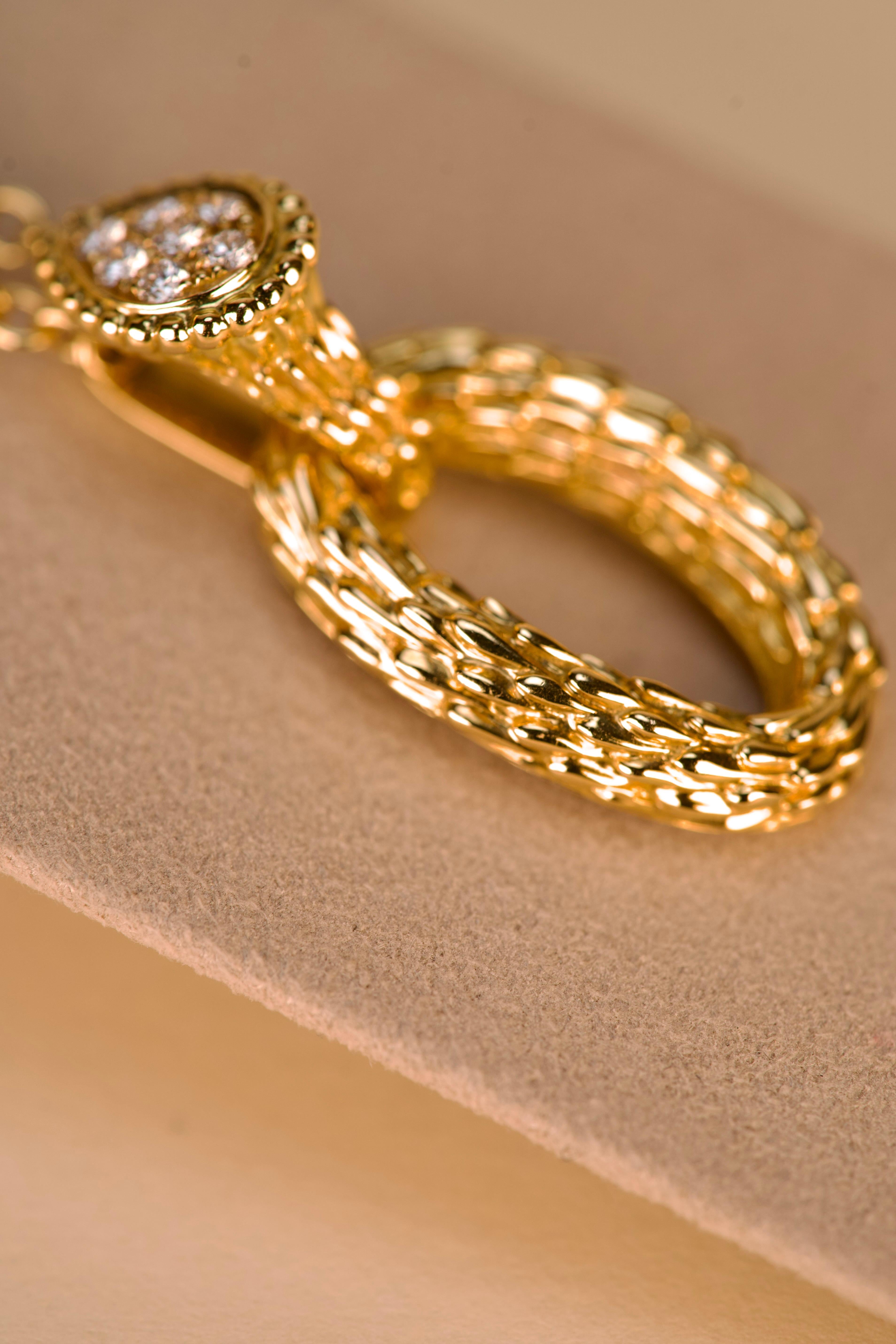 Contemporaneo Collana in oro con diamanti Boucheron Bohême in vendita