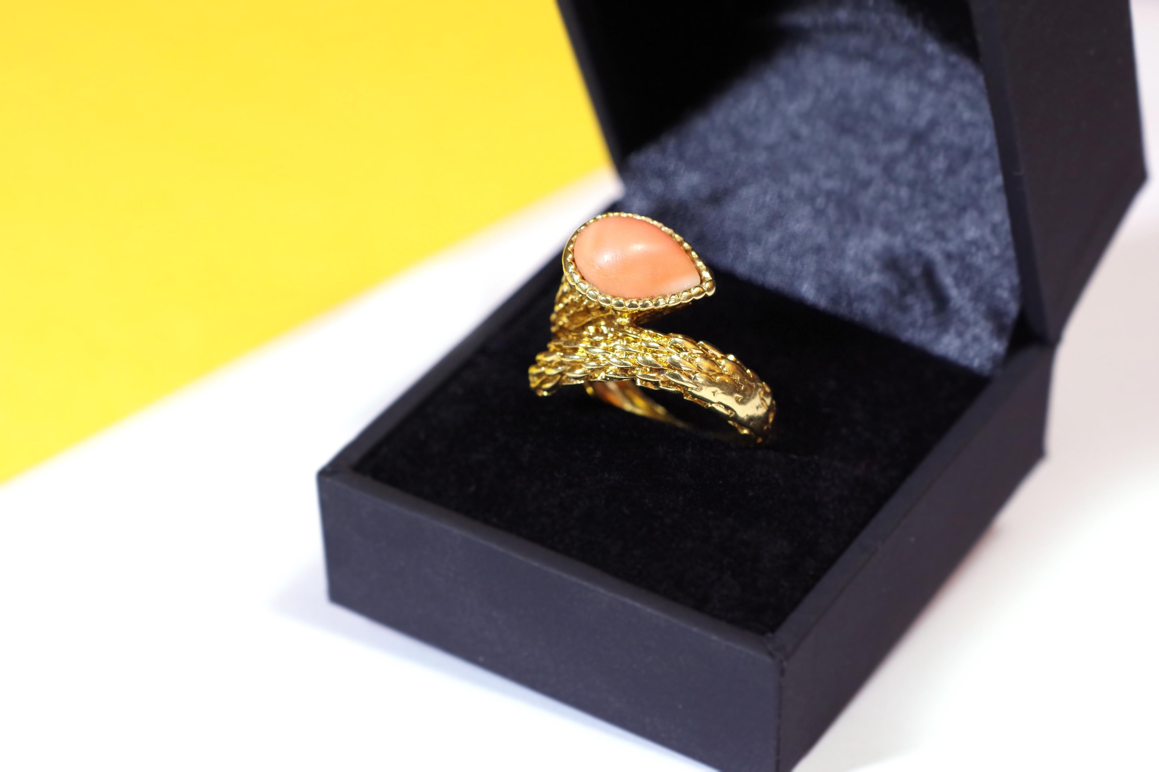 Men's Boucheron Boheme Snake Ring in 18 Karat Yellow Gold For Sale