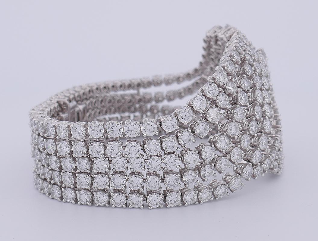 Boucheron Bracelet 18k White Gold Diamond Estate Jewelry In Good Condition For Sale In Beverly Hills, CA