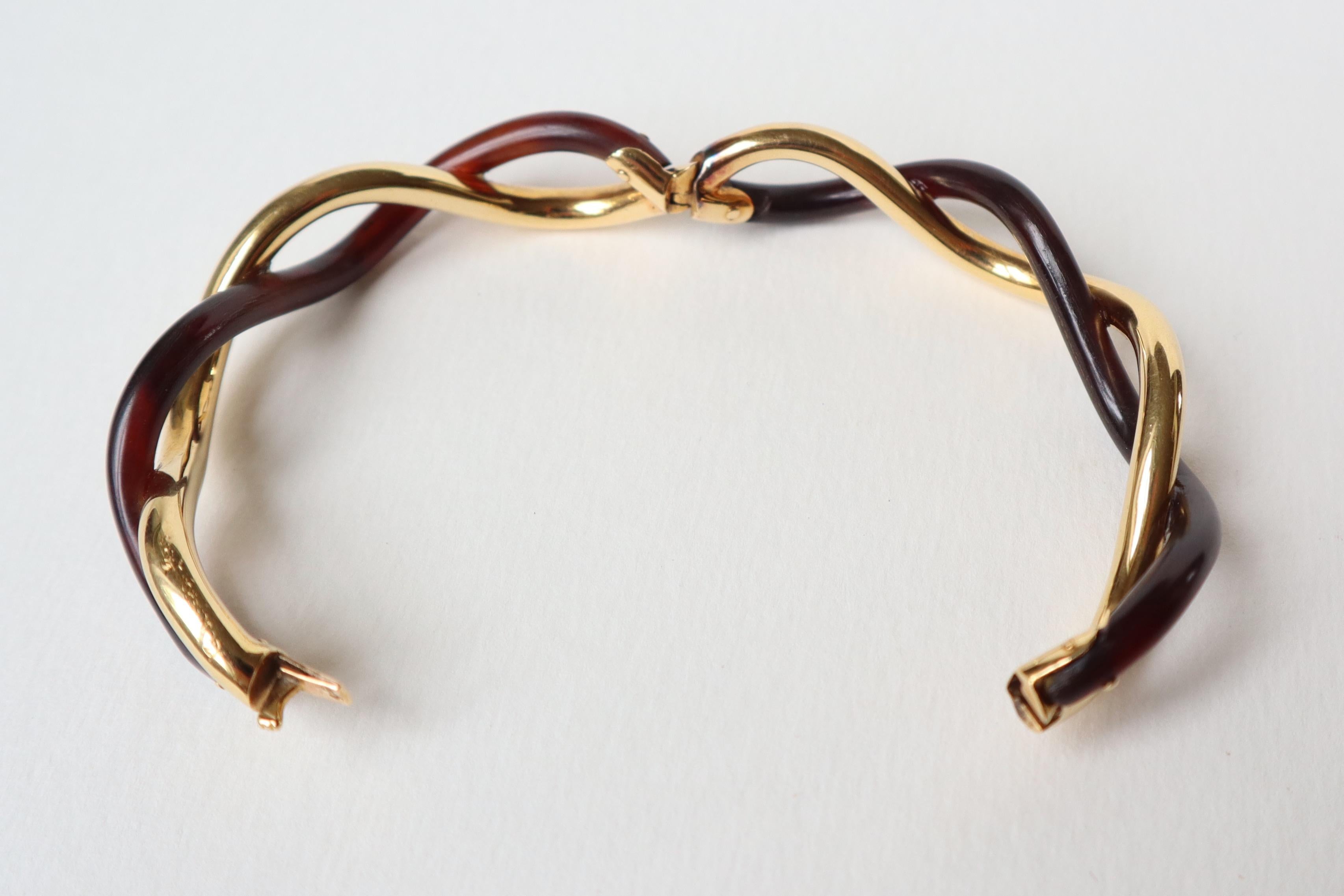 BOUCHERON-Armband aus 18 Karat Gelbgold und Schildpatt im Zustand „Gut“ im Angebot in Paris, FR