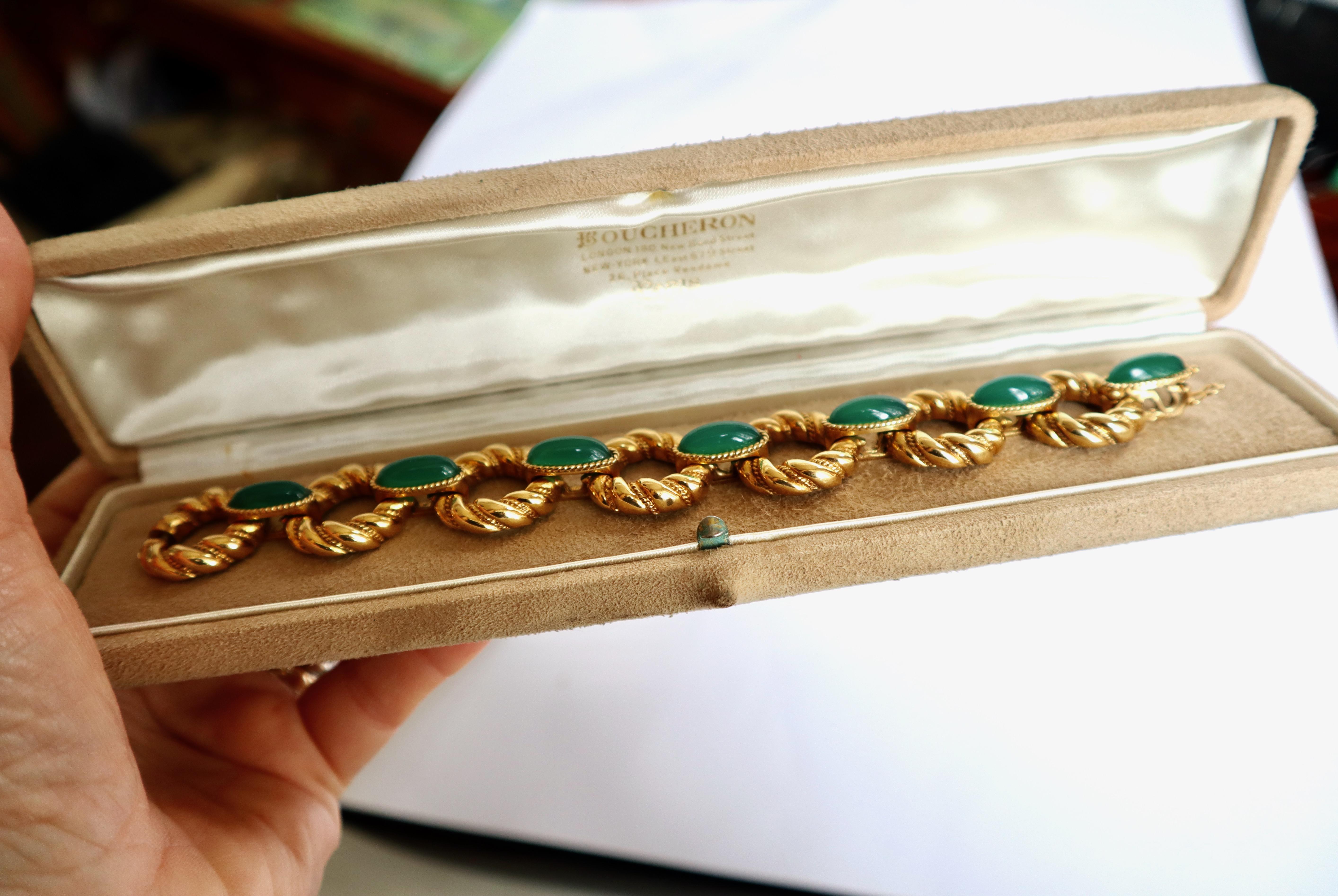 Boucheron Bracelet in Yellow Gold 18 Carat with Chrysoprase 1960 For Sale 6