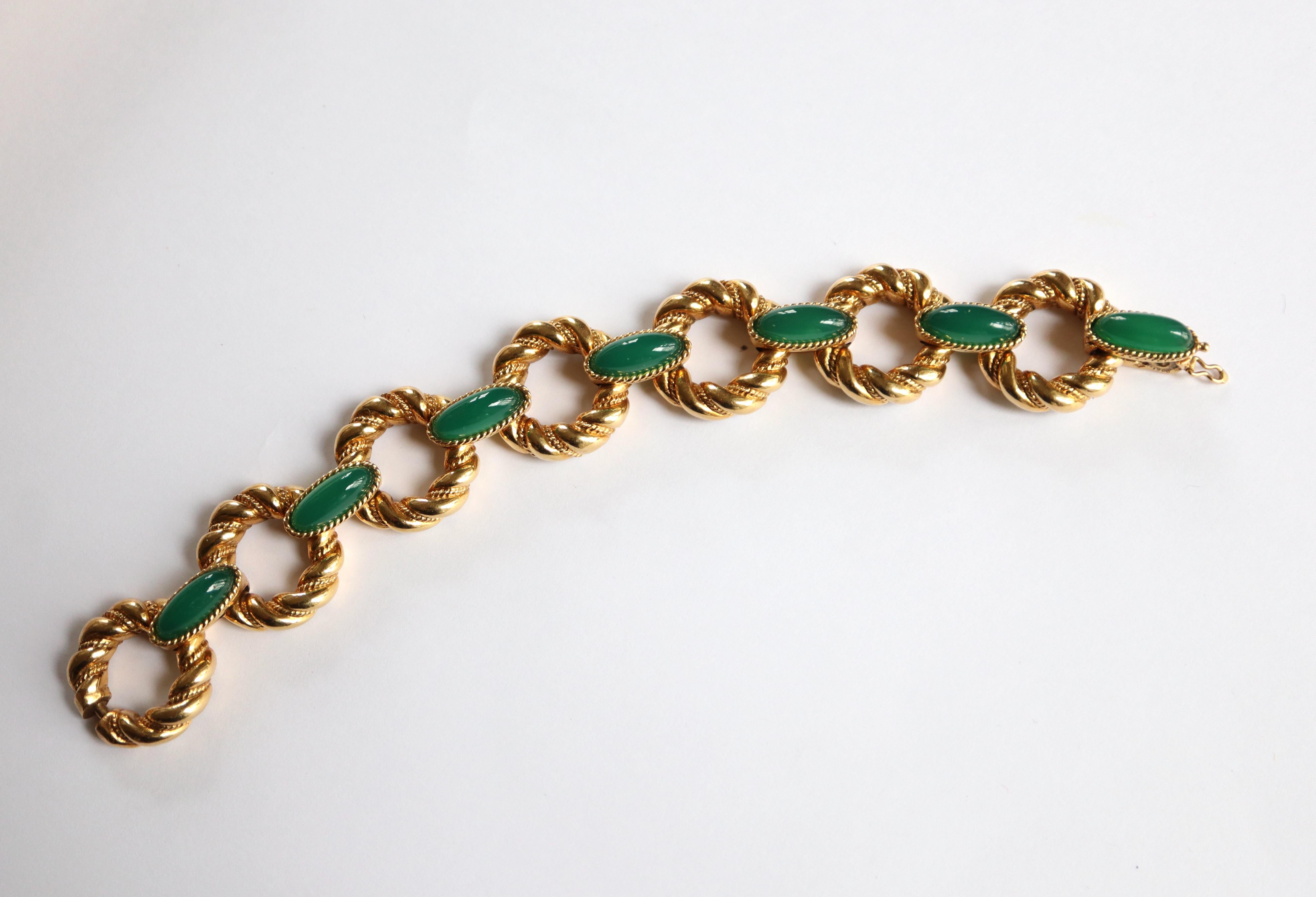 Women's Boucheron Bracelet in Yellow Gold 18 Carat with Chrysoprase 1960 For Sale
