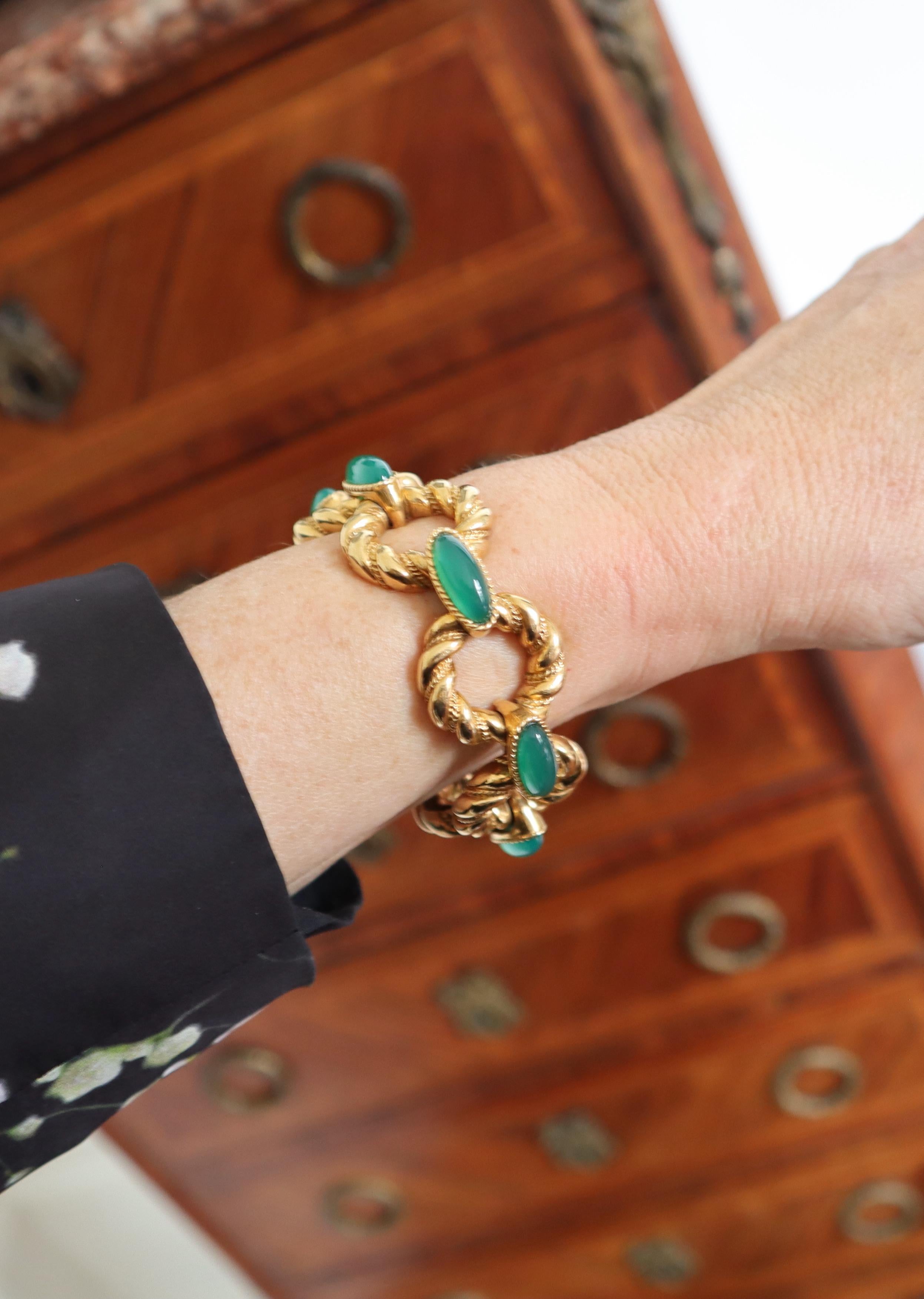 Boucheron Bracelet in Yellow Gold 18 Carat with Chrysoprase 1960 For Sale 1