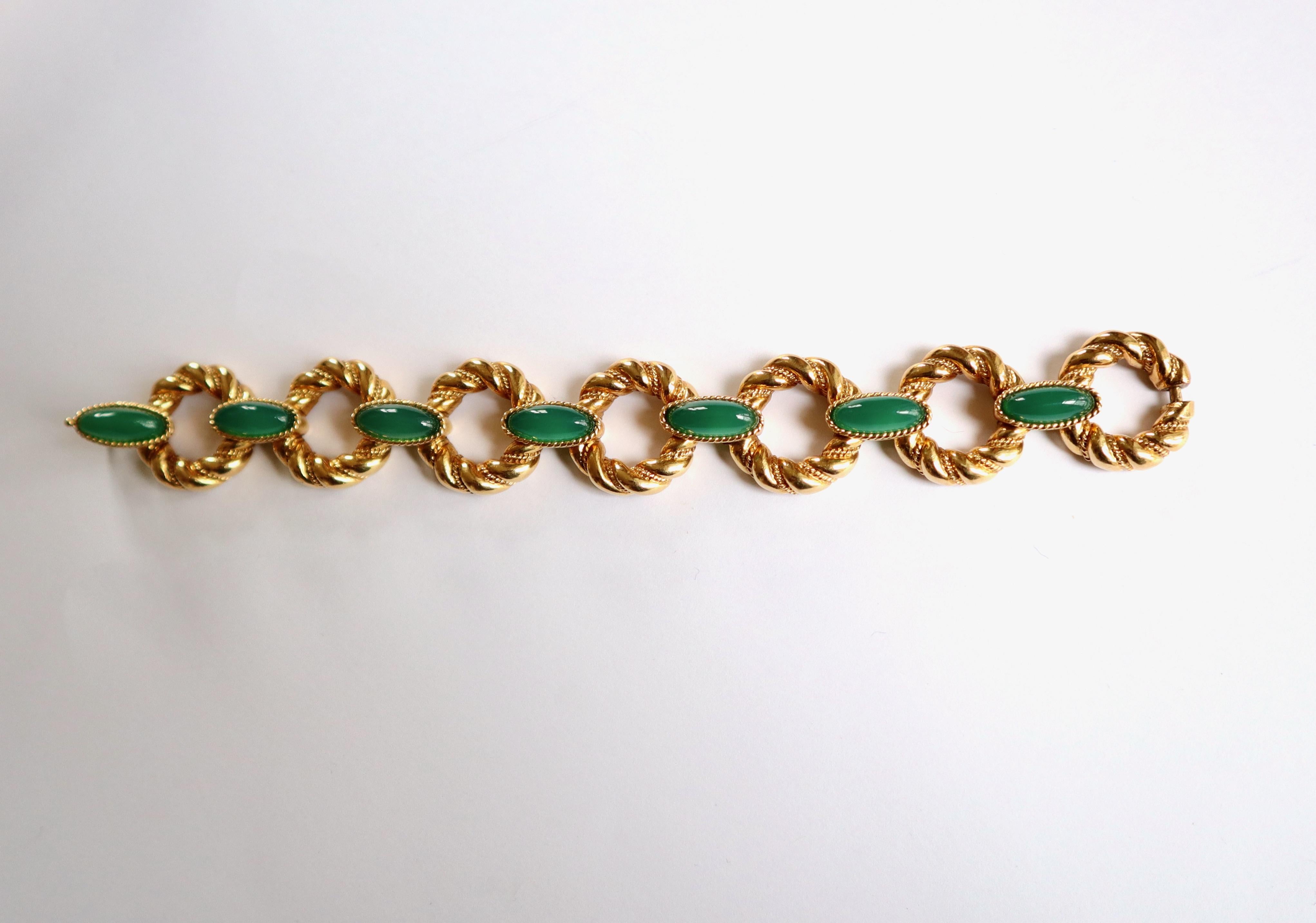 Boucheron Bracelet in Yellow Gold 18 Carat with Chrysoprase 1960 For Sale 2
