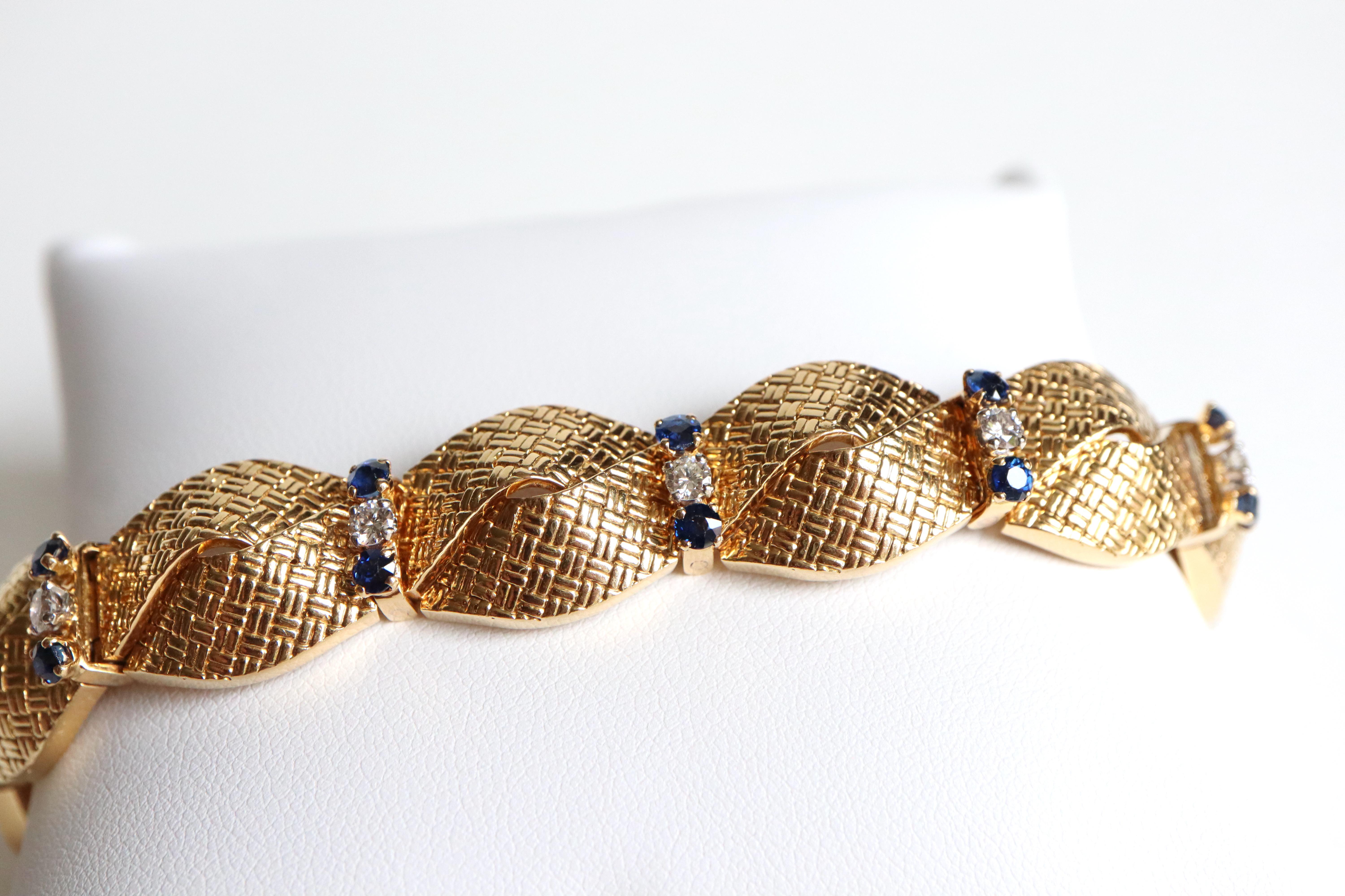 Taille brillant Bracelet Boucheron, saphirs et diamants, circa 1960, or jaune 18 carats en vente