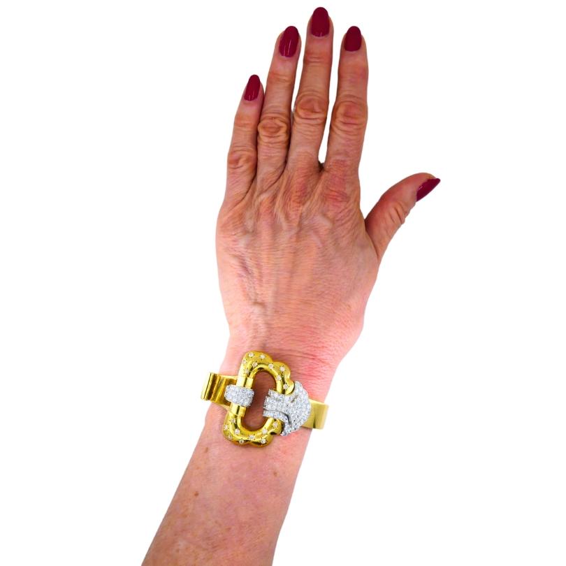 Boucheron Schnalle Armreif Armband 18k Gold Diamant Platin Französisch Estate Jewelry im Angebot 7