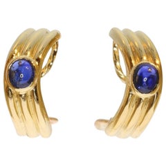 Boucheron Cabochon Sapphire 18 Karat Yellow Gold Clip-On Earrings, 1980s