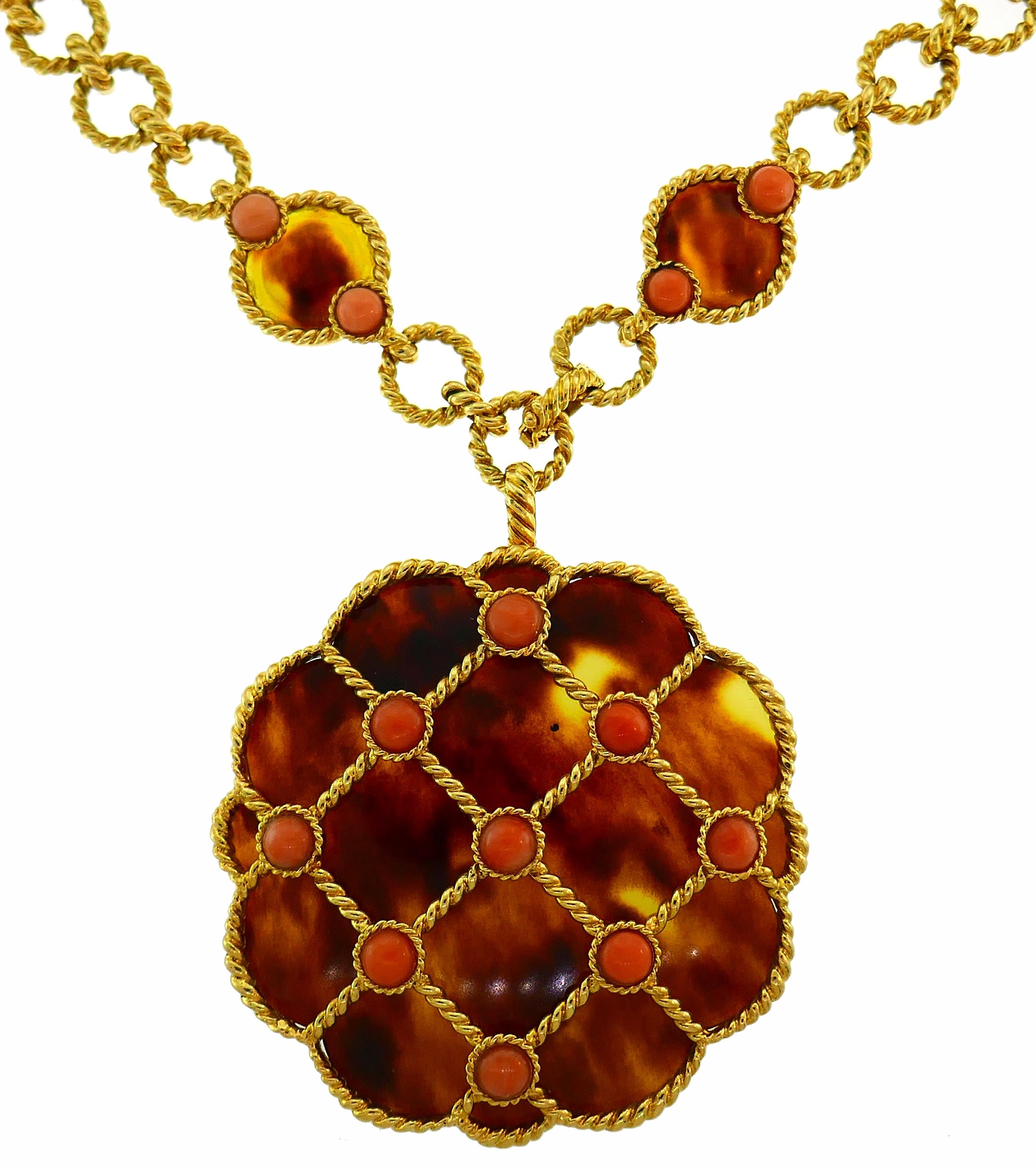 Mixed Cut Boucheron Coral Shell Gold Necklace Bracelet Interchangeable, 1970s