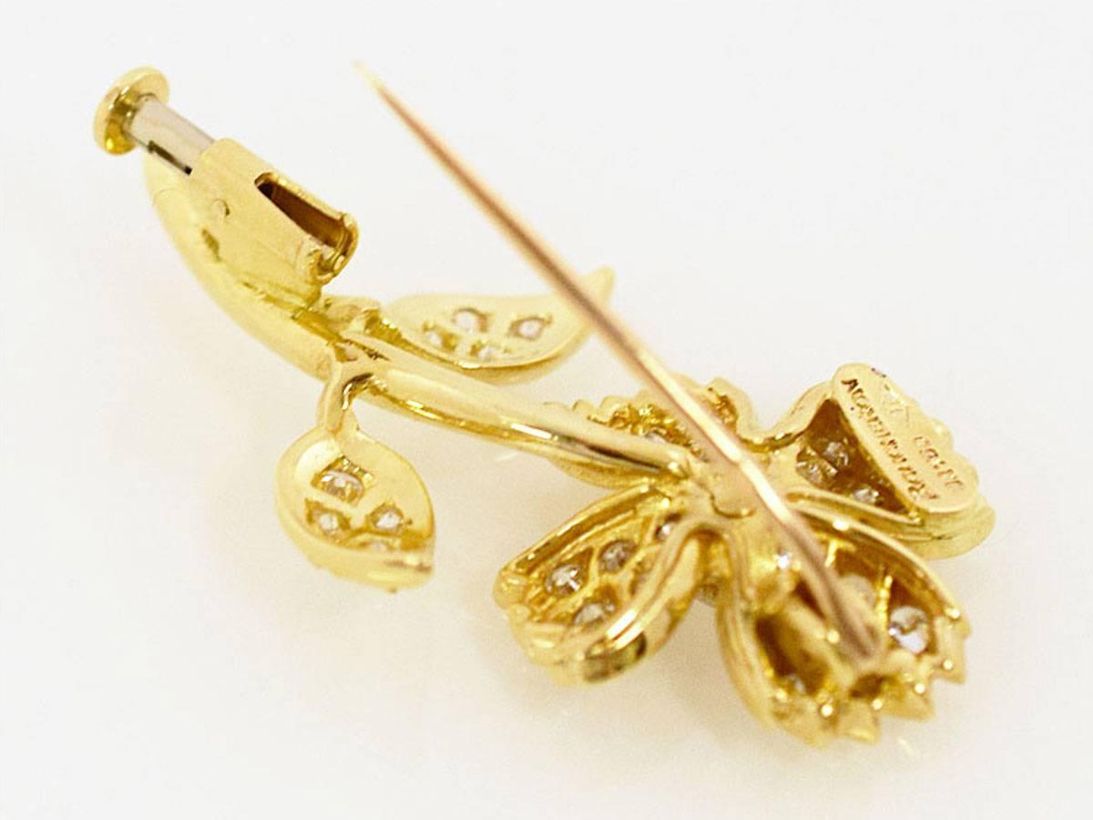 Women's Boucheron Diamond 18 Karat Yellow Gold Flower Brooch