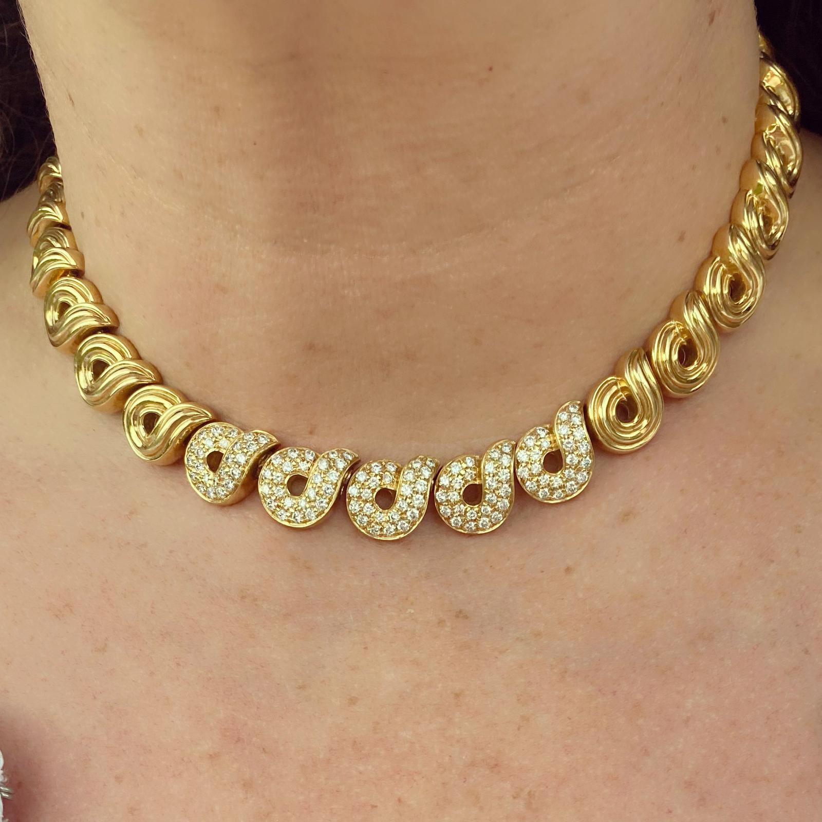 Women's Boucheron Diamond and 18 Karat Gold Necklace, France For Sale