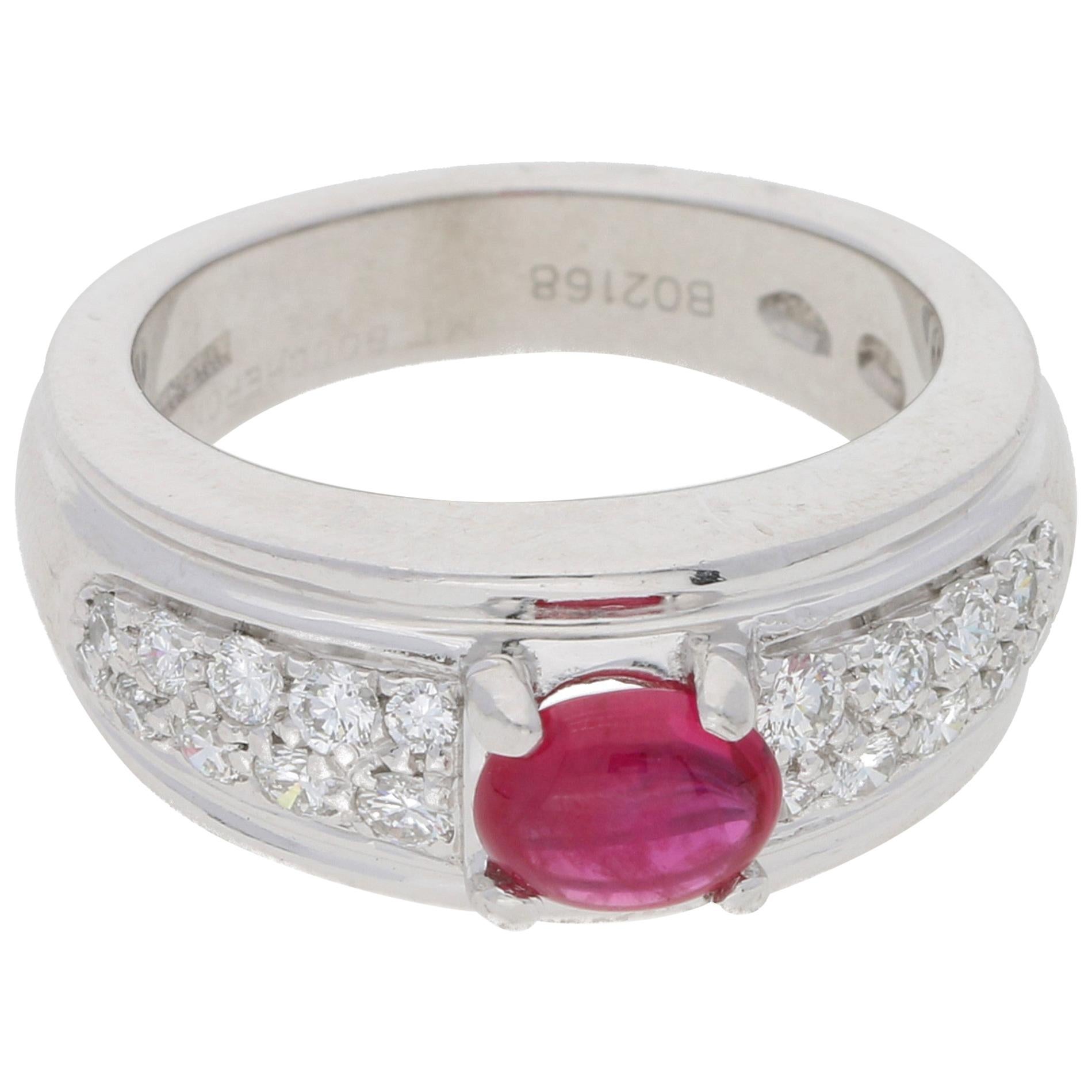 Bague en platine avec rubis et diamants Boucheron