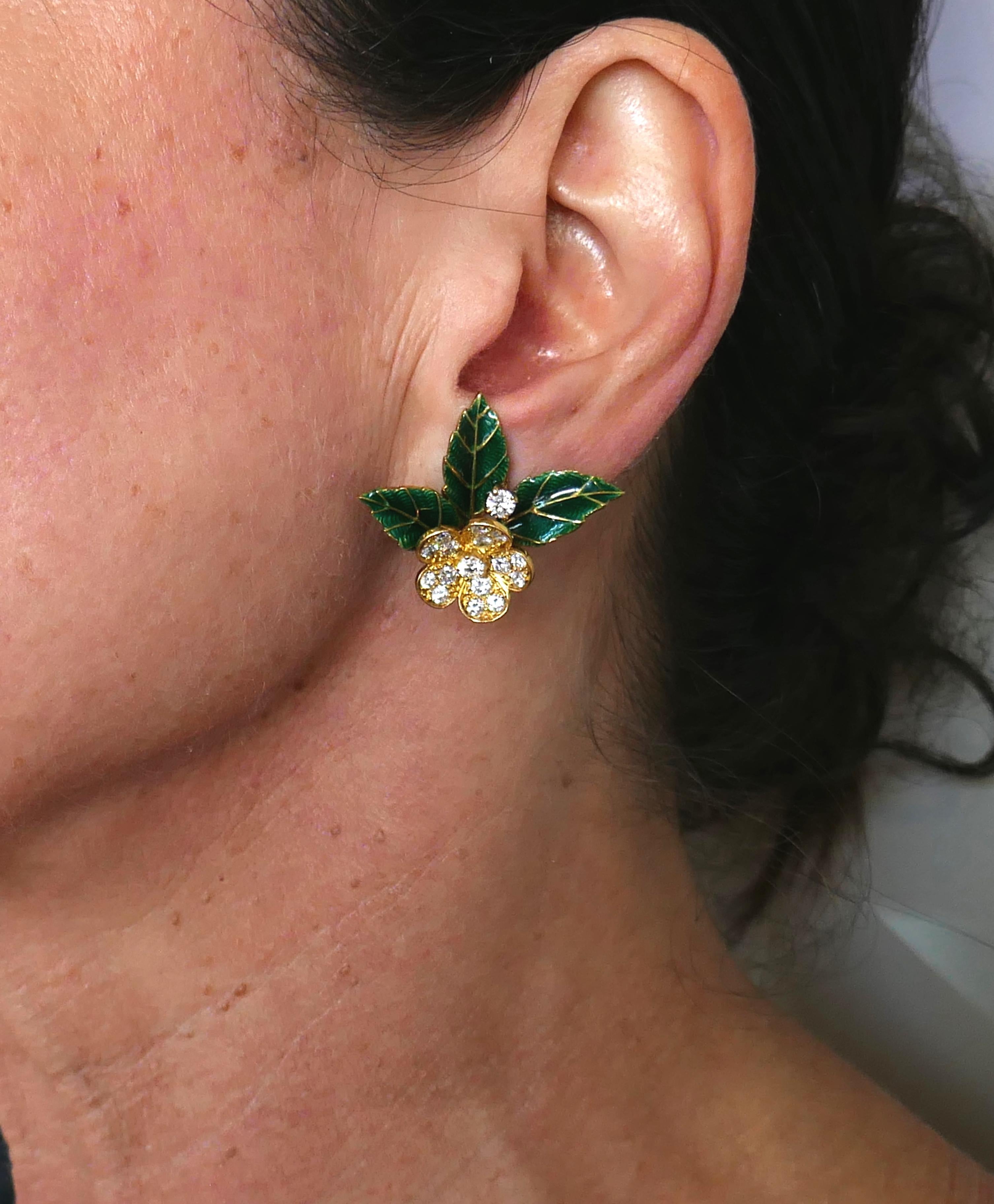 Round Cut Boucheron Diamond Enamel Gold Earrings, 1950s, France